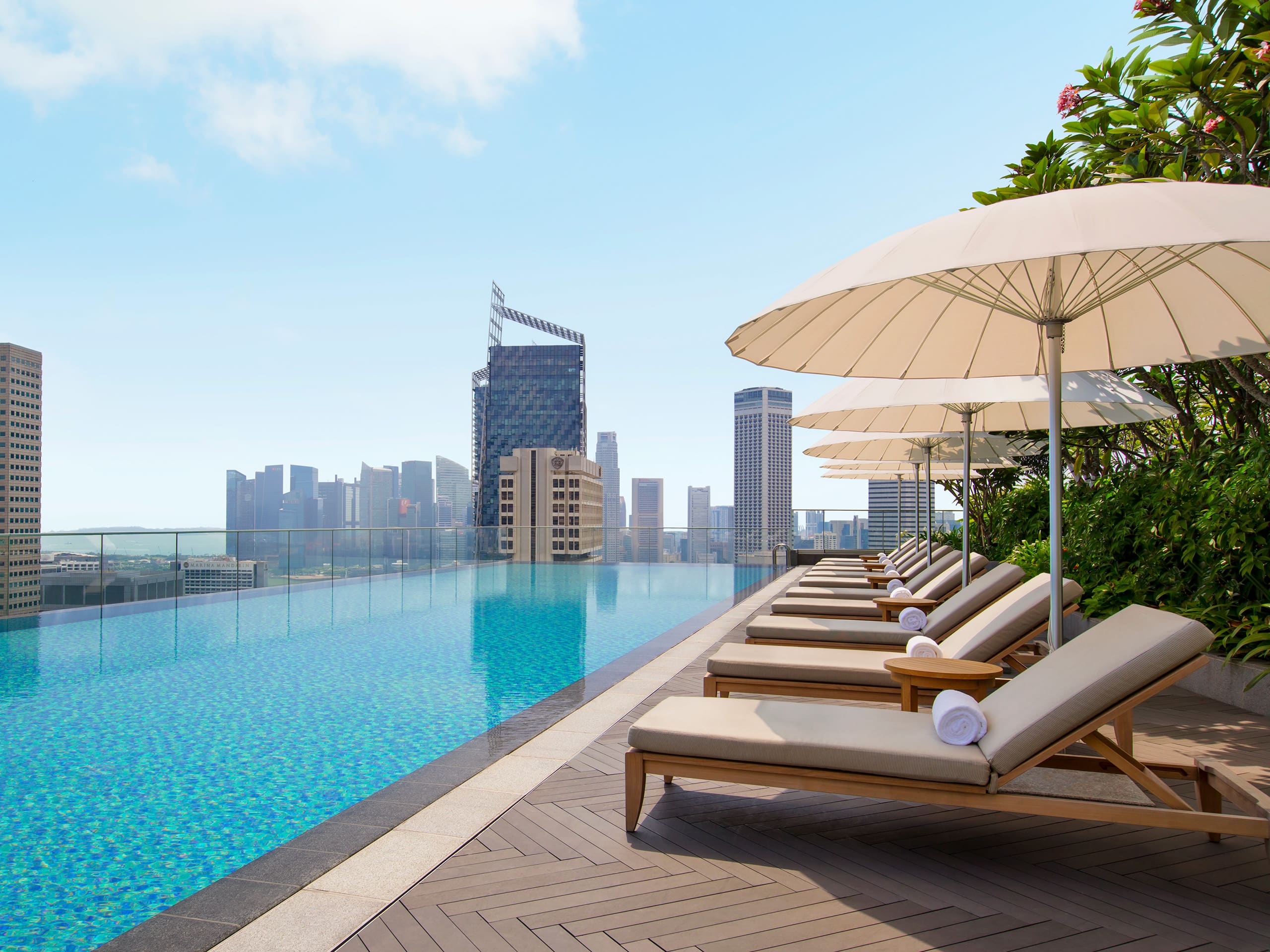 Бассейн на крыше. Andaz Singapore 5*. Andaz Дубай бассейн. Отель с бассейном на крыше Дубай Марина. 5 Отель в Сингапуре с бассейном на крыше.