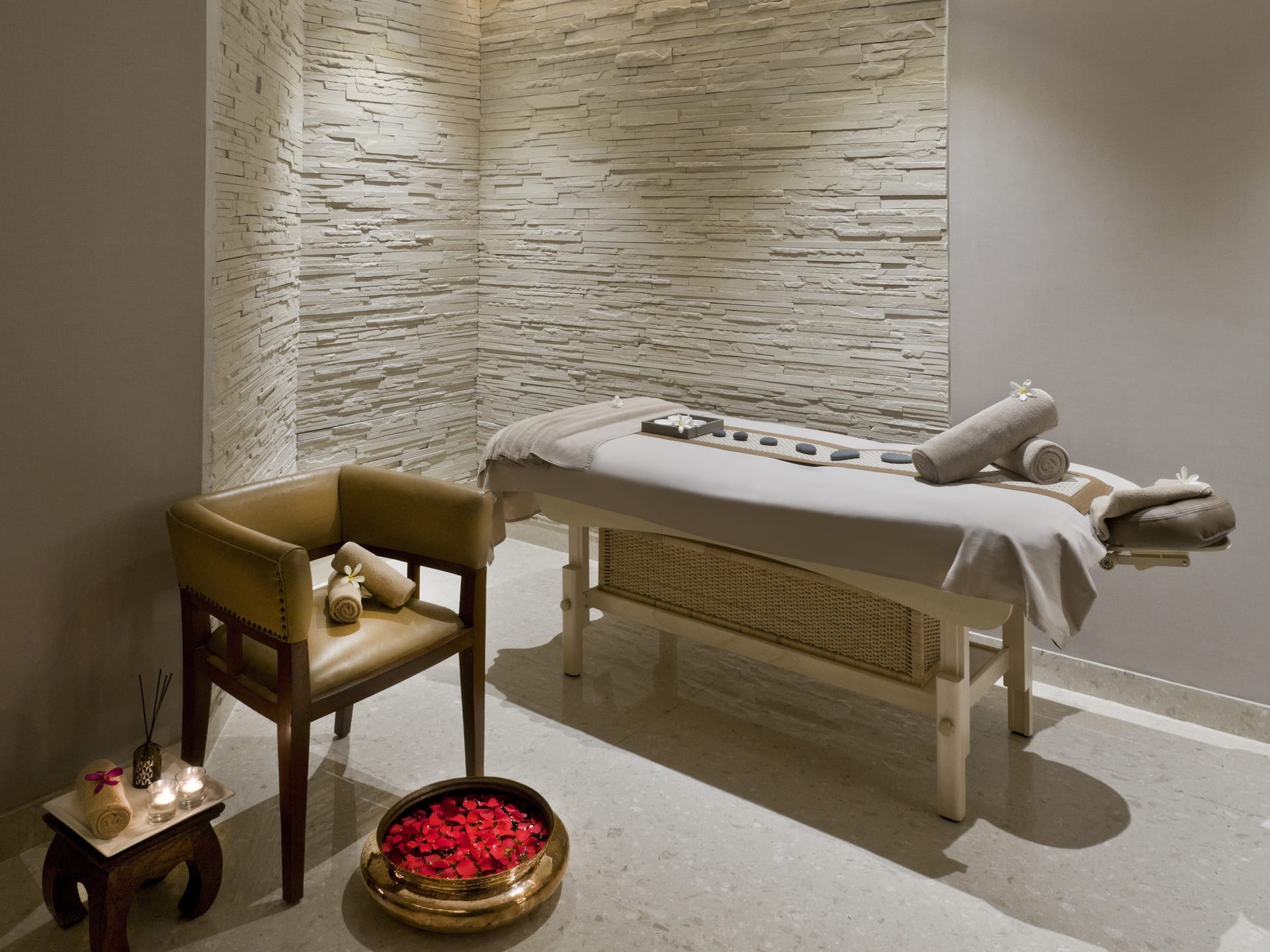 Hyatt Regency Delhi Spa Room