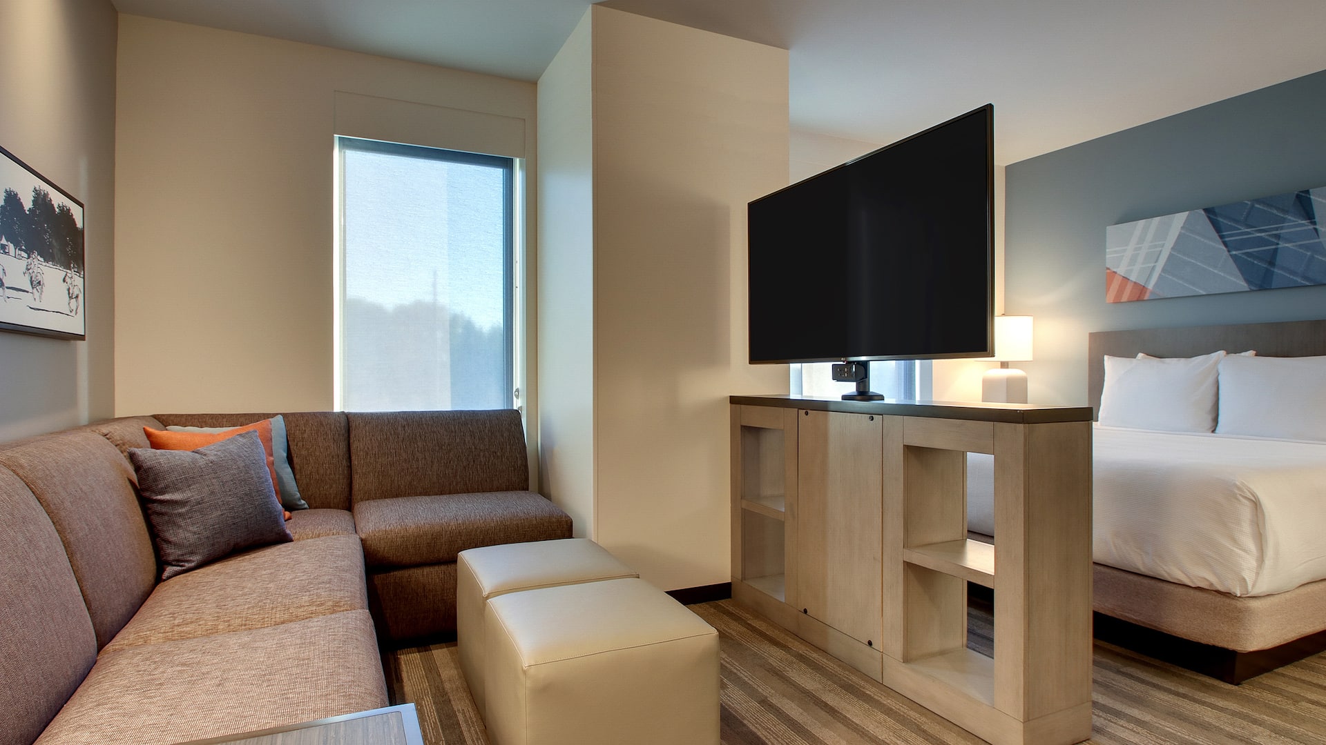 Hyatt House Chicago / Oak Brook Living Room View