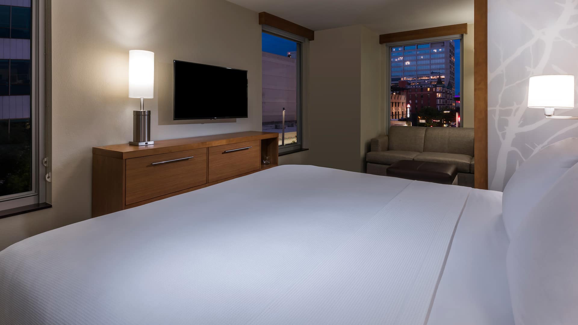 Hyatt Place Boise/Downtown King Bedroom