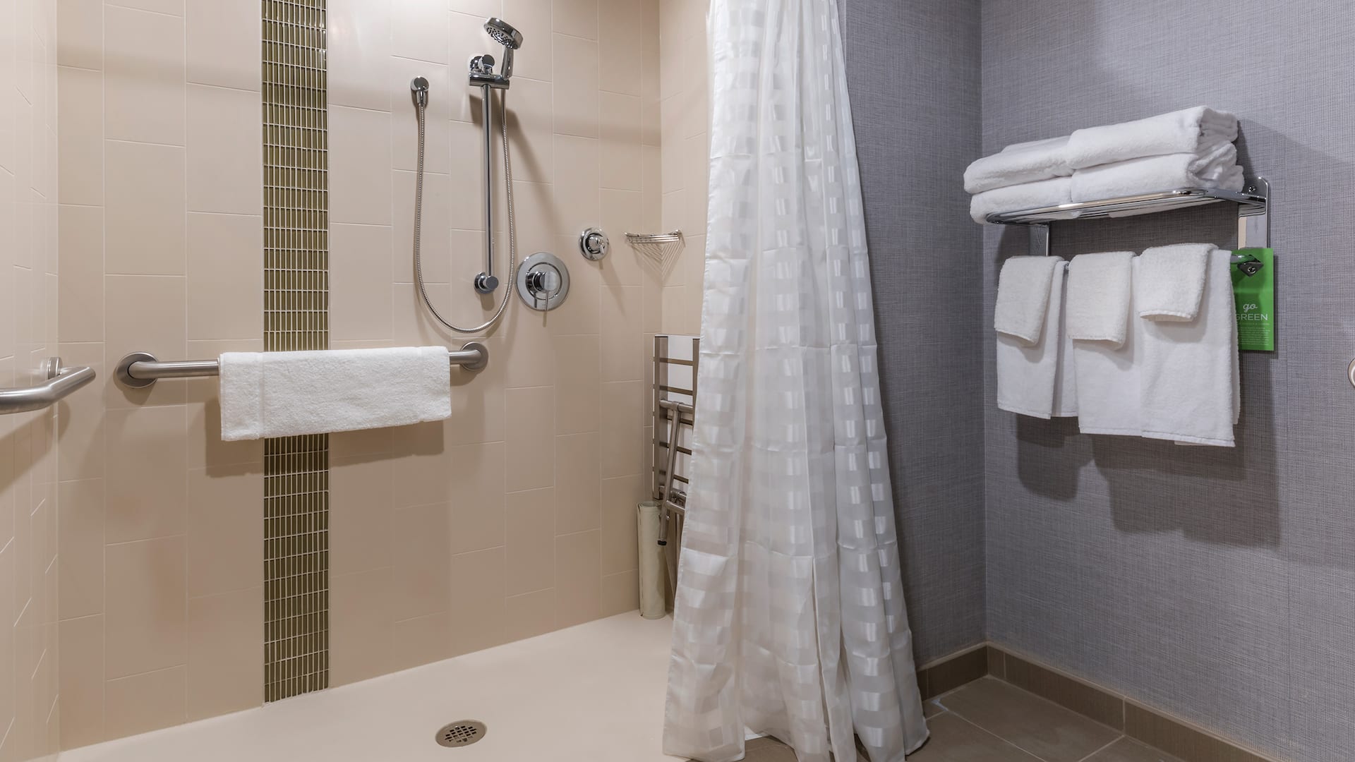 3/3 Hyatt Place Boise/Downtown Accessible Bathroom