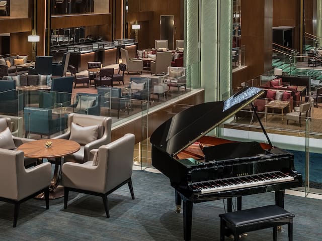 grand hyatt manila piano