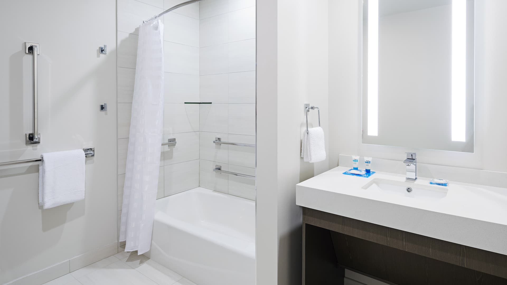 2 de 2 Hyatt House Jersey City Ada Tub