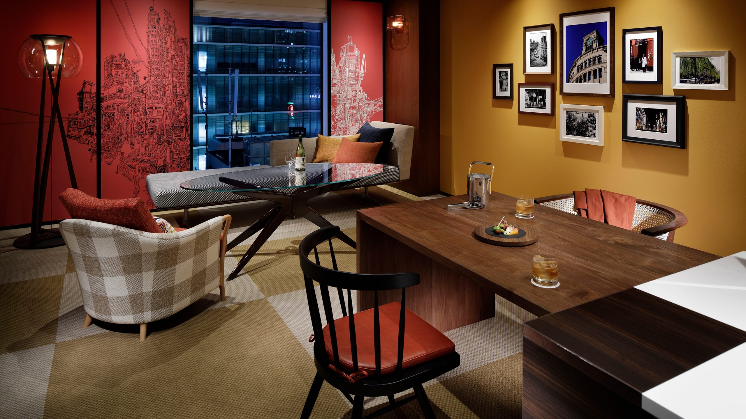 4 de 5 Hyatt Centric Ginza Tokyo Suite Living Night
