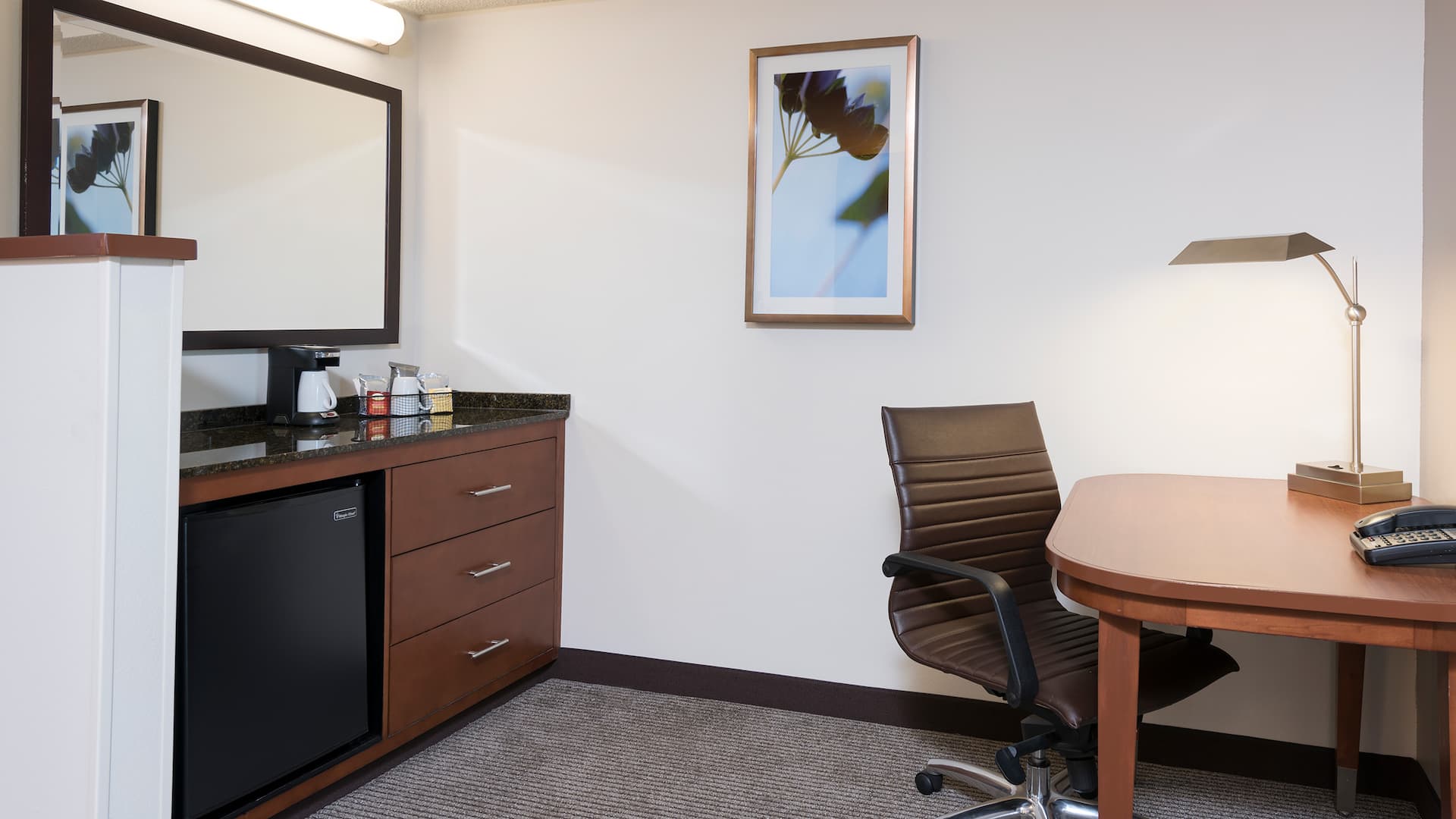 Hyatt Place Lexington Desk Area