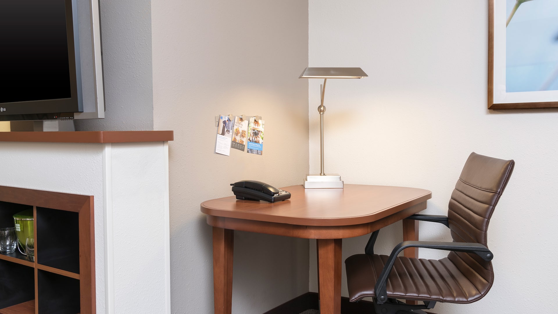 Hyatt Place Lexington Desk