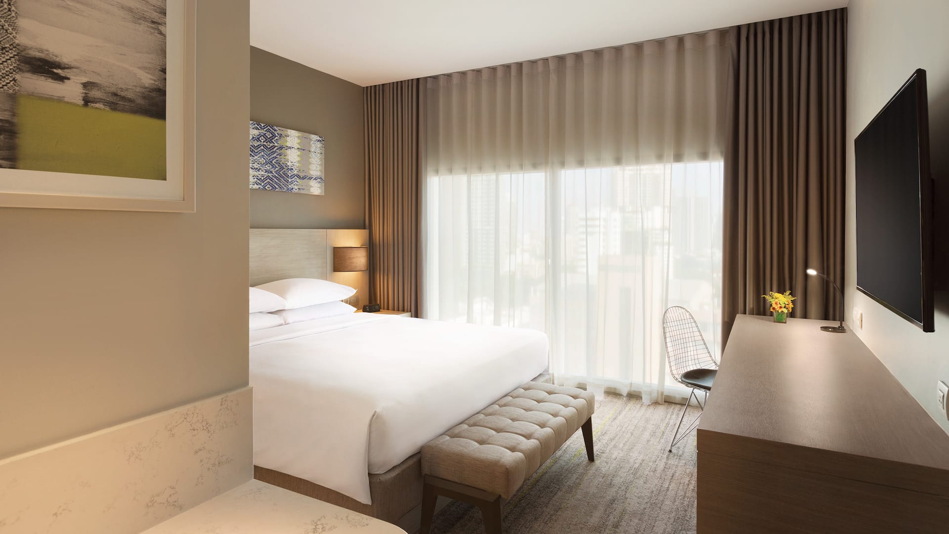 2/4 Hyatt Place Bangkok Sukhumvit Standard King
