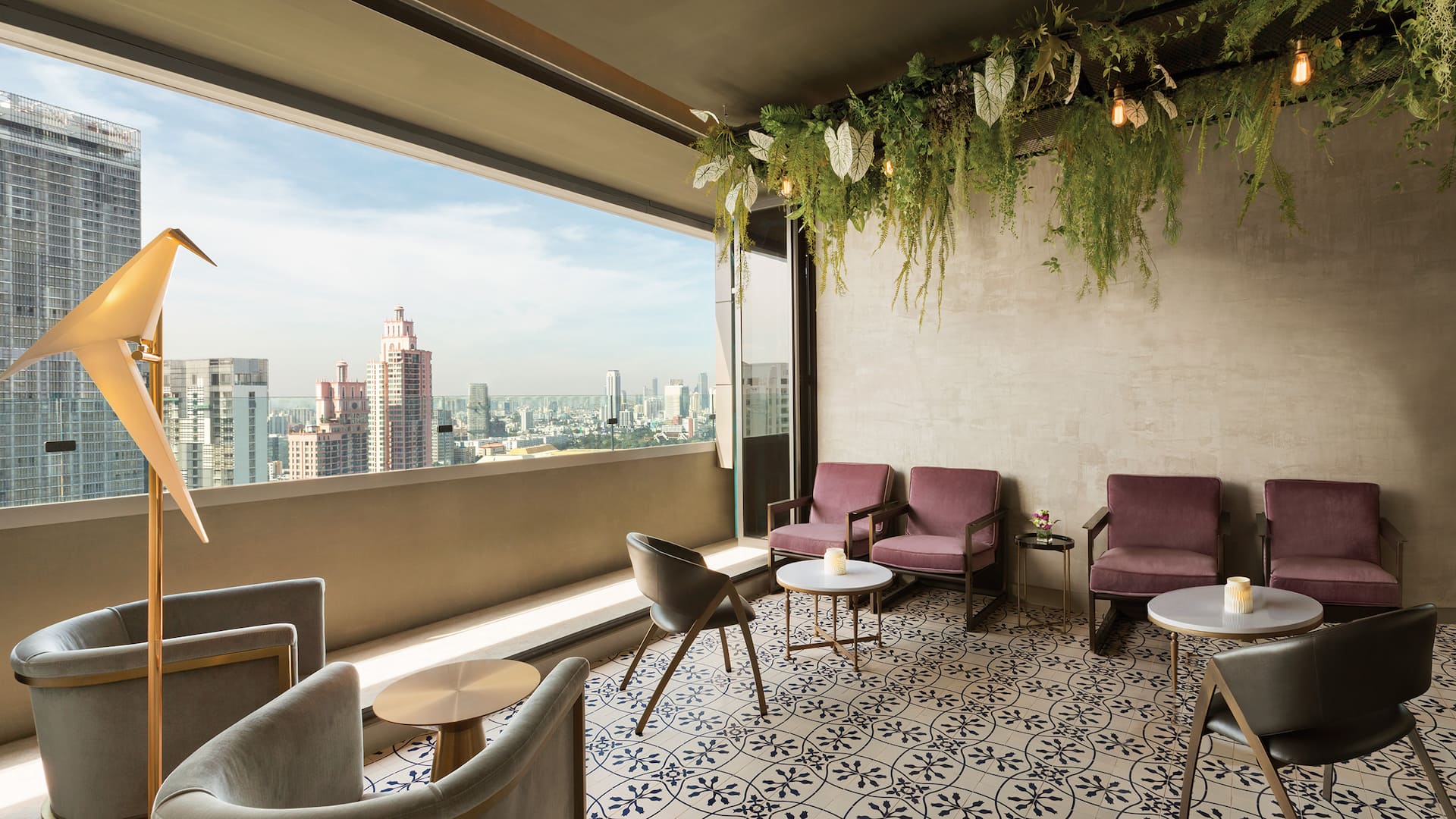 Hyatt Place Bangkok Sukhumvit AIRE BAR Indoor Lounge