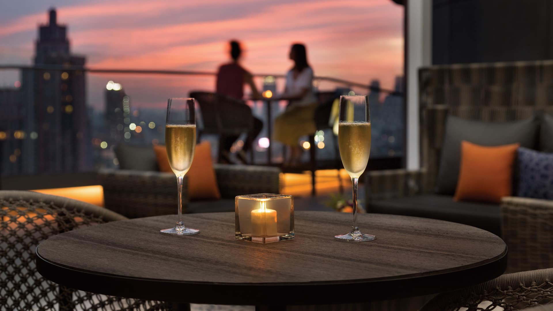 Hyatt Place Bangkok Sukhumvit AIRE BAR Sunset