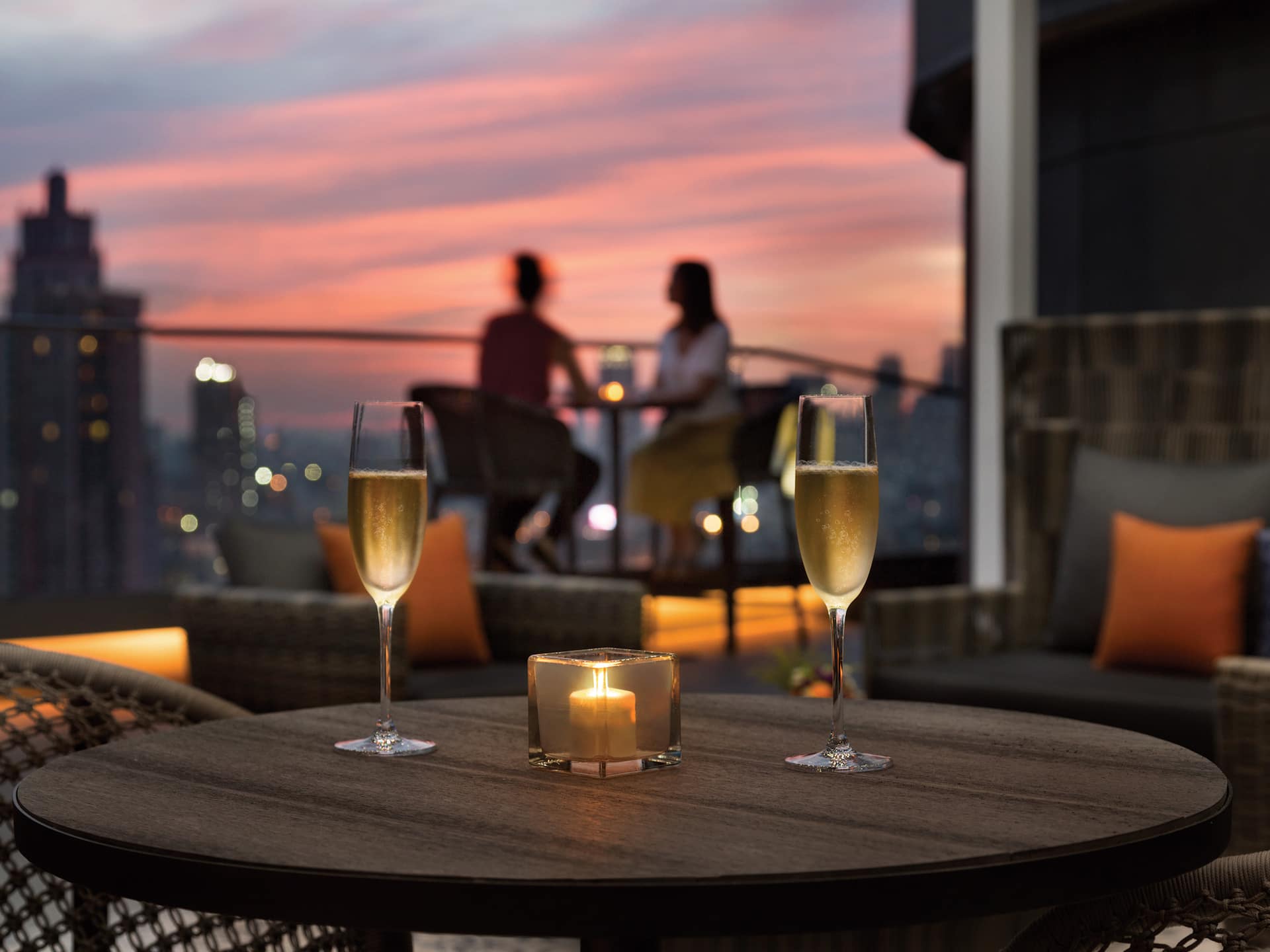 Hyatt Place Bangkok Sukhumvit AIRE BAR Sunset