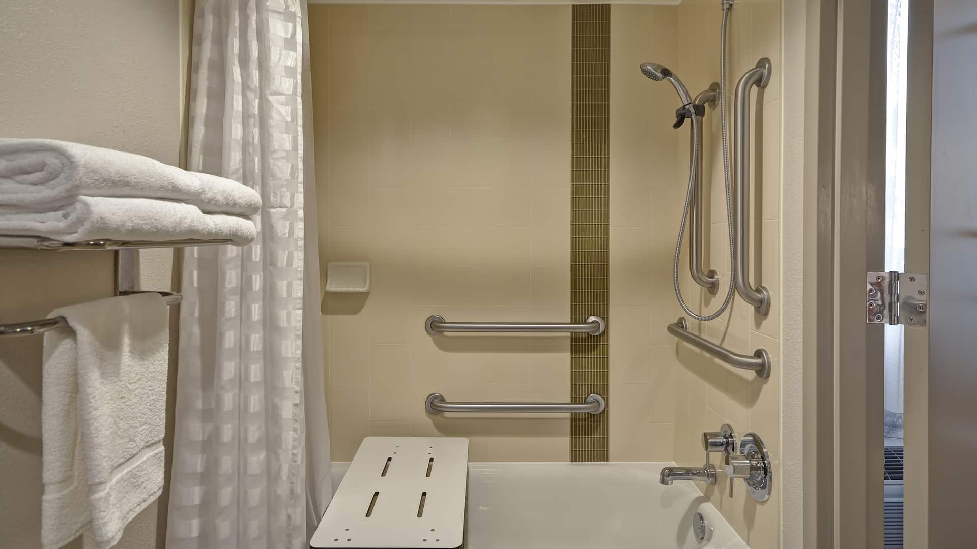 3 of 3 Hyatt Place Miami Airport-West/Doral Accessible Tub