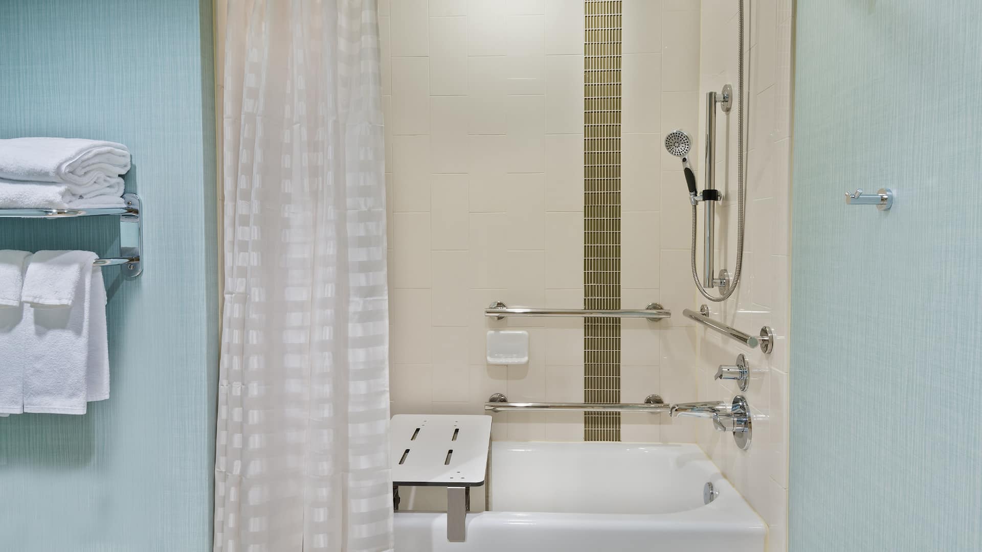 Hyatt Place Austin/Round Rock Accessible Tub