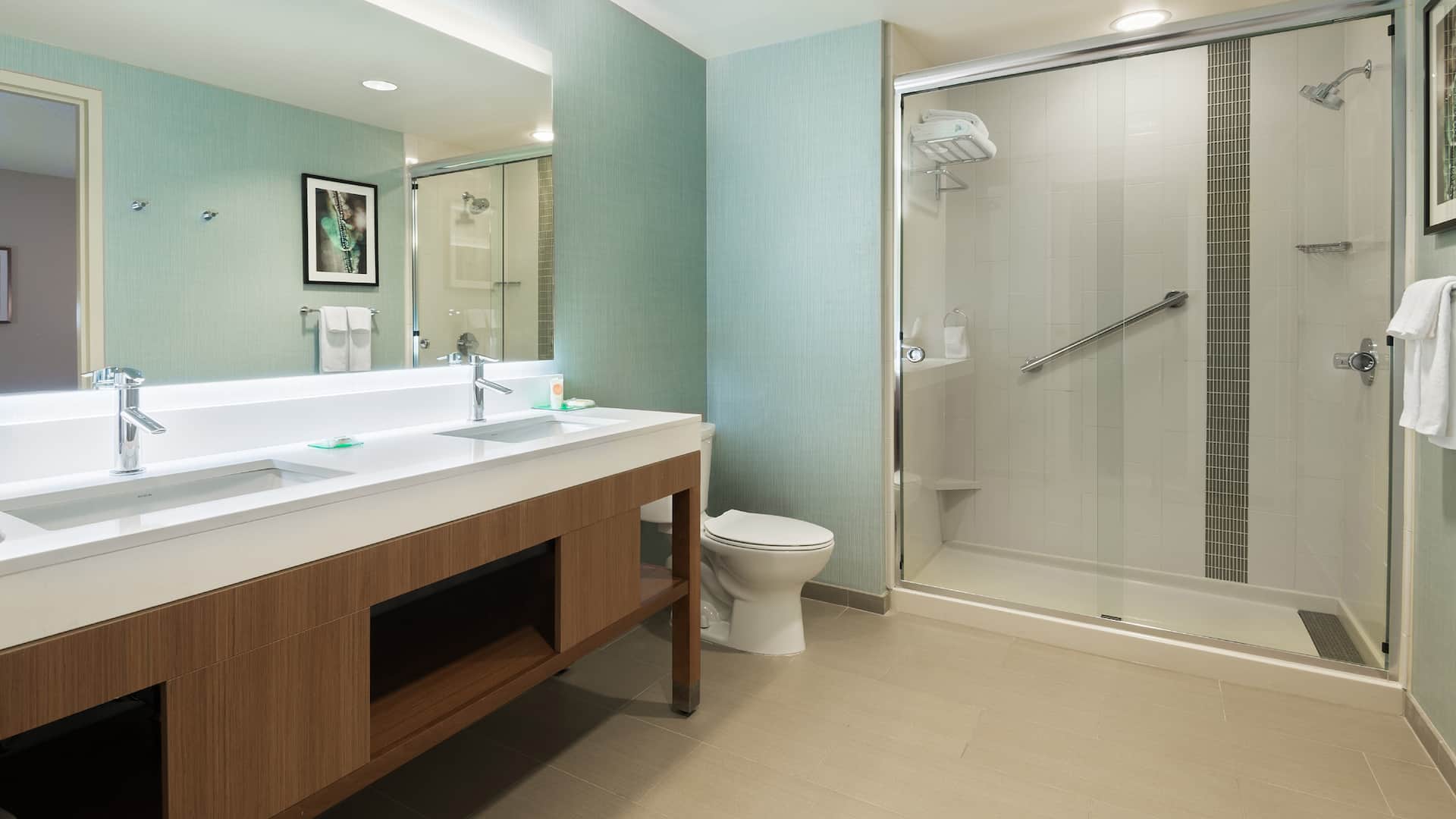 2 de 4 Hyatt Place Austin/Round Rock King Suite Bath