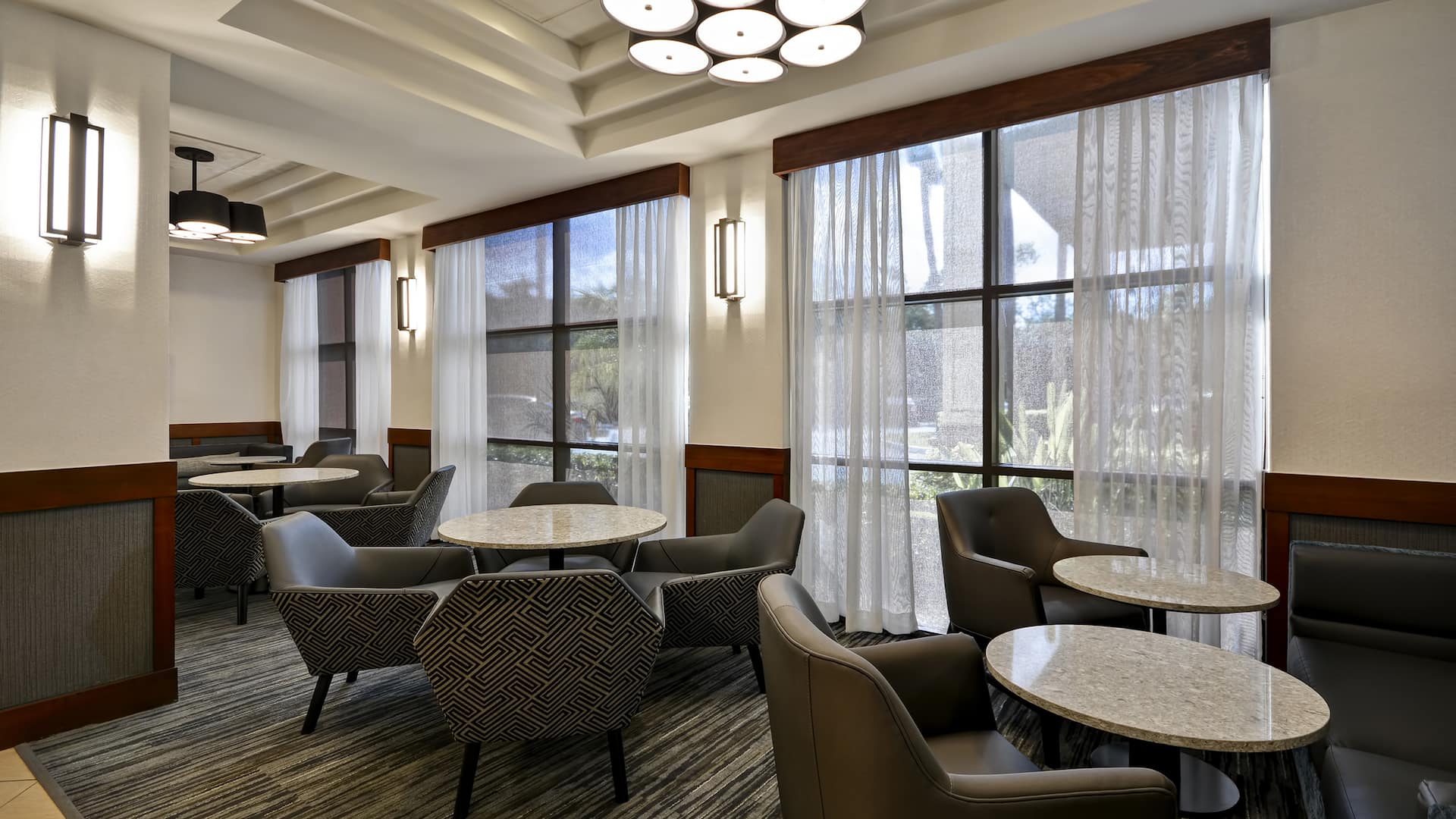 Hyatt Place Miami Airport-West/Doral Lobby Right