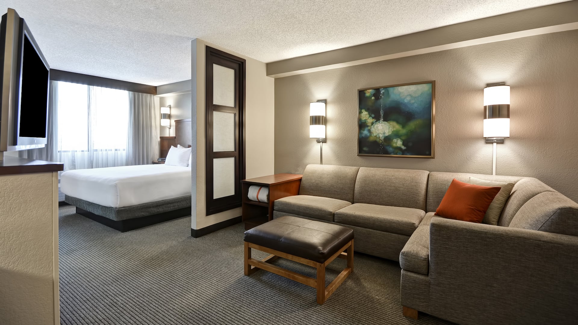 Large hotel room in Doral, Florida
