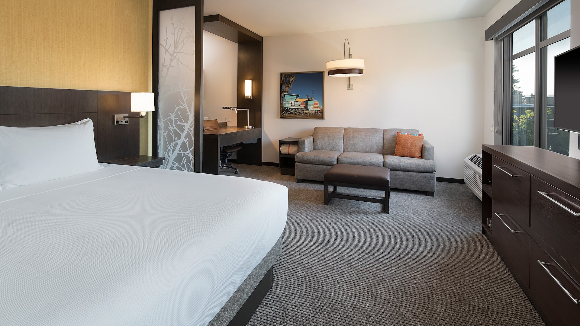 Hyatt Place Santa Cruz King Studio Guestroom
