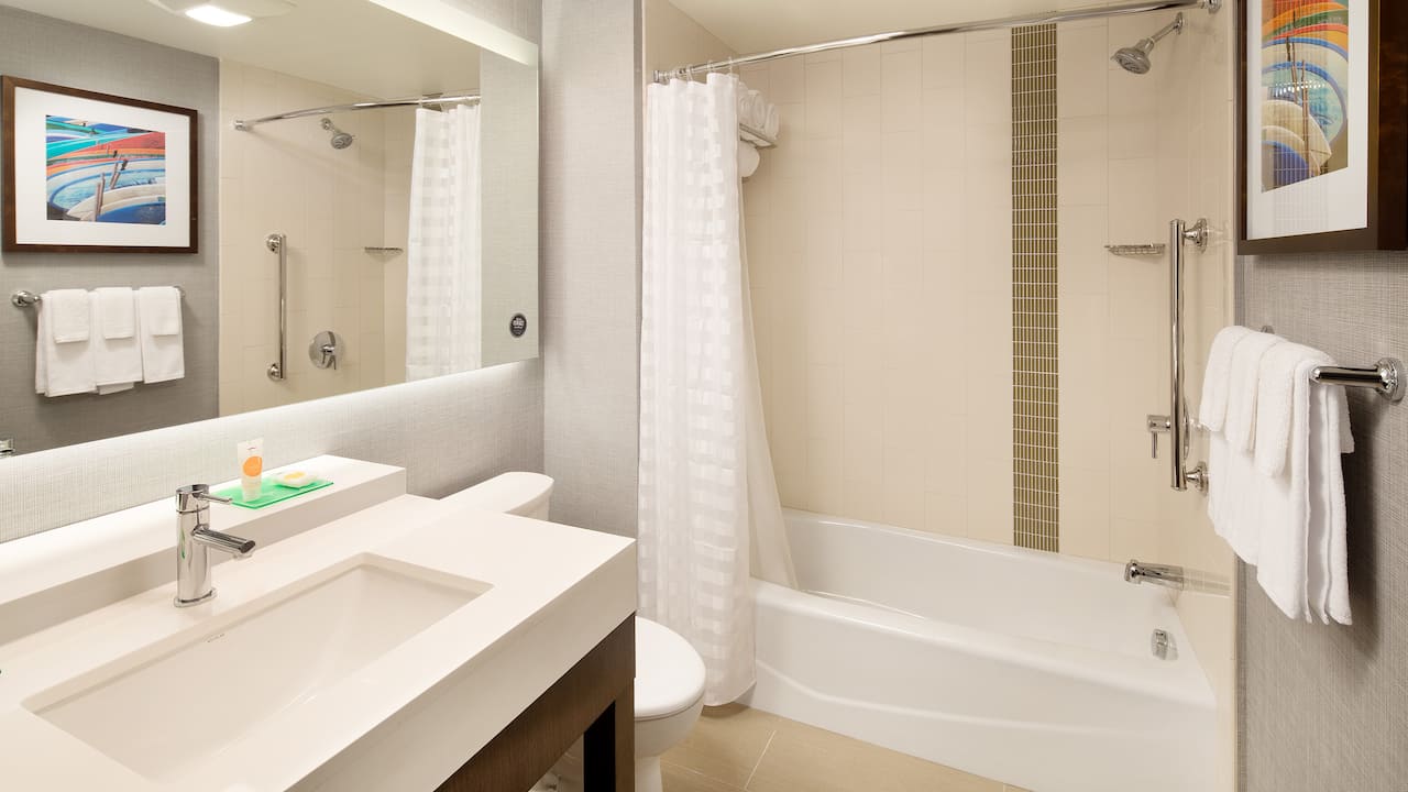 Queen bathtub