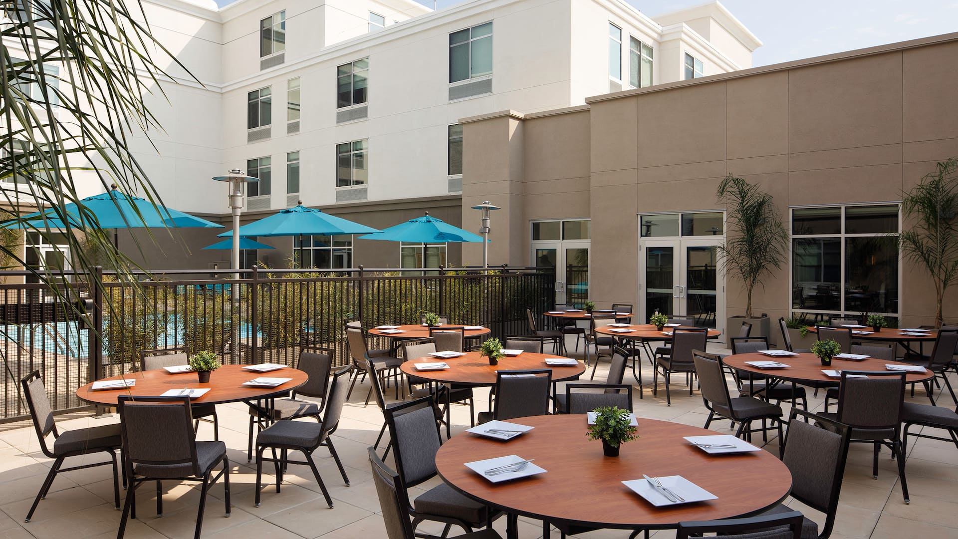 Hyatt Place Santa Cruz Patio Rounds