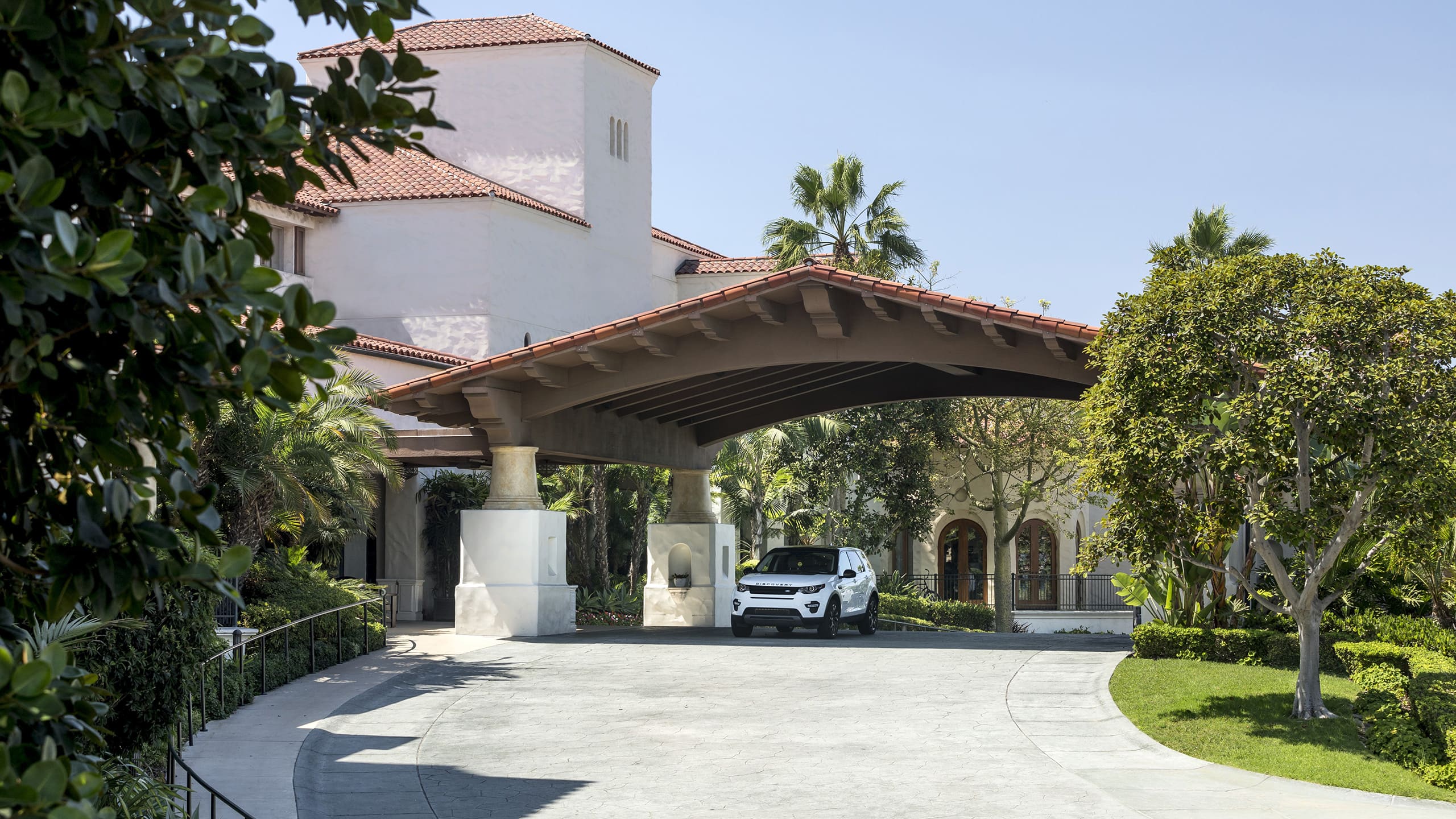 Hyatt Regency Huntington Beach Resort and Spa Front Drive