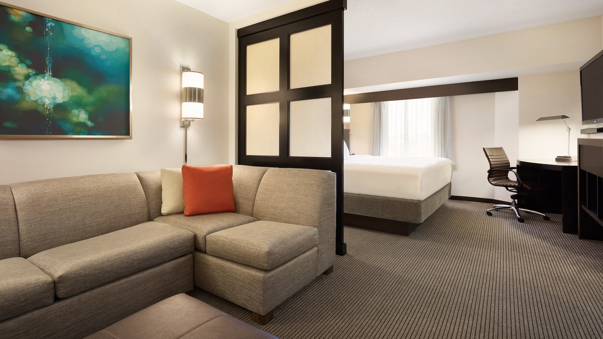 Hyatt Place Philadelphia/King of Prussia King Room with Couch