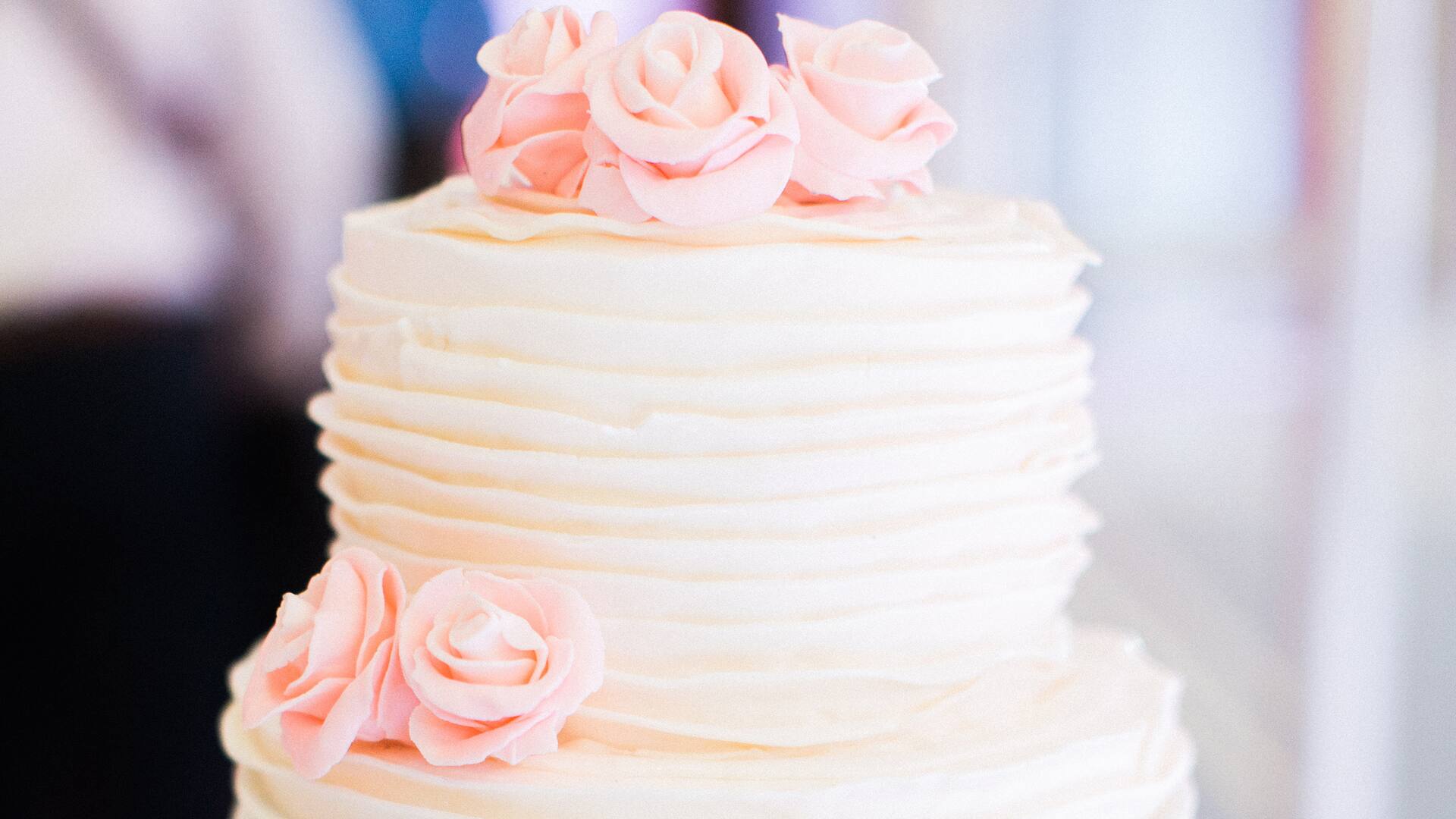 4 of 6 Hyatt Regency St. Louis at The Arch Wedding Cake Ombre
