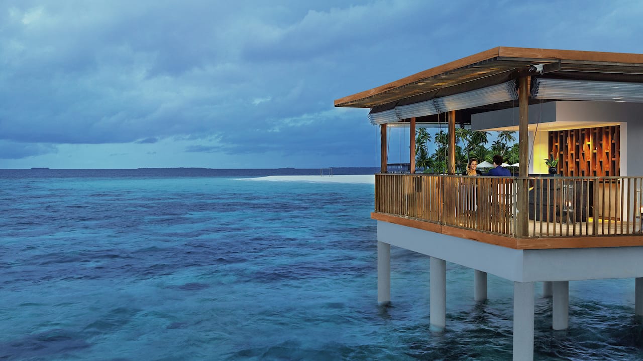  Luxury Maldives resort all inclusive restaurant the drift