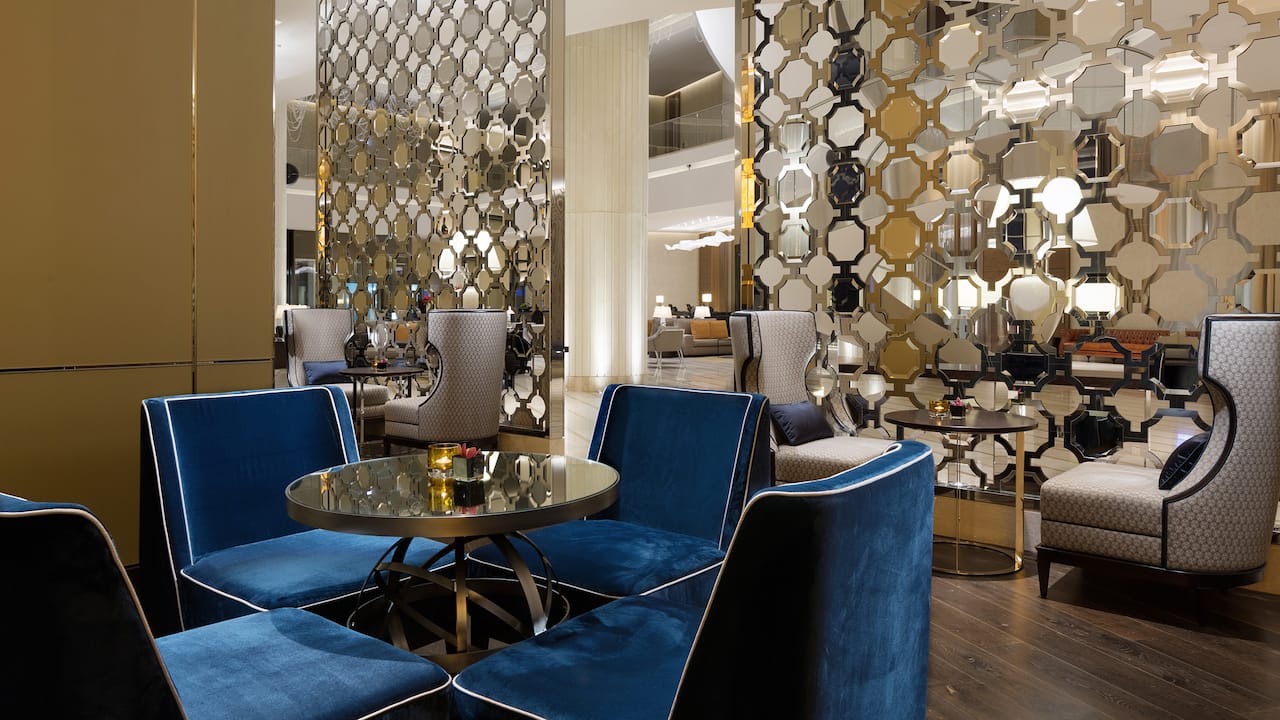 Promenade Lounge