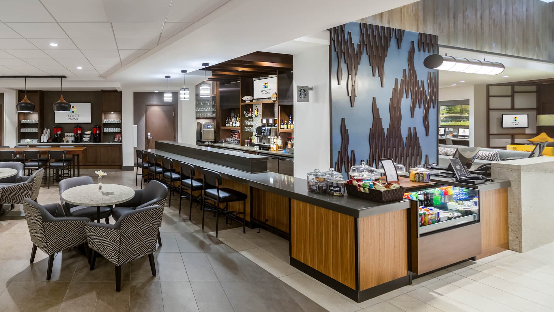 Hyatt Place Blacksburg/University Coffee to Cocktails Bar