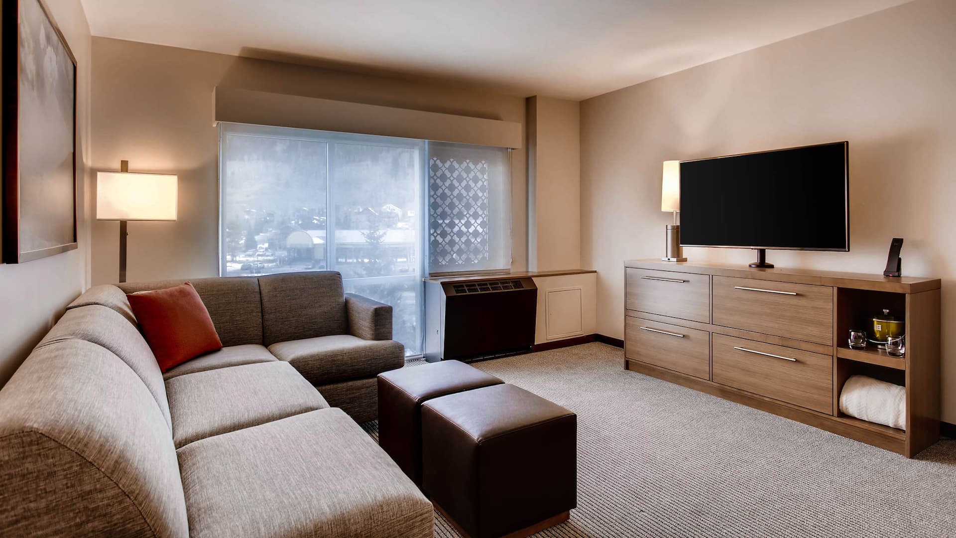 Hyatt Place Keystone King Living Room