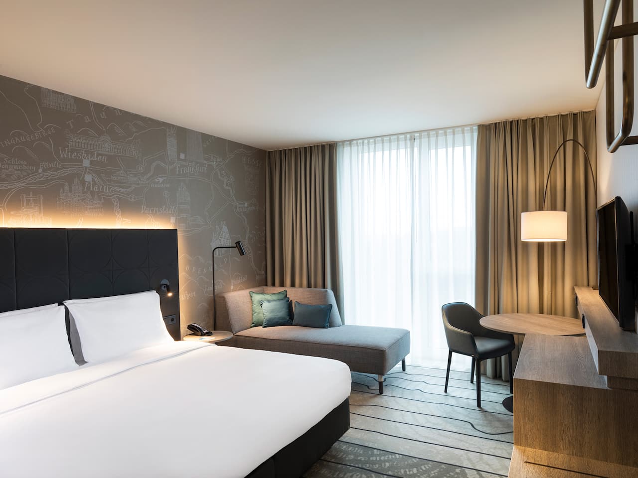 1 king standard roomy room with cozy corner at hyatt place frankfurt airport