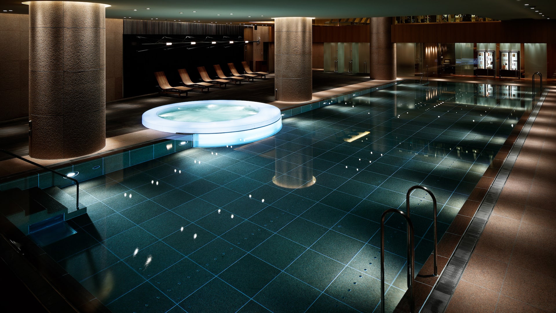  Nagomi Spa And Fitness Jetted Tub - Grand Hyatt Tokyo