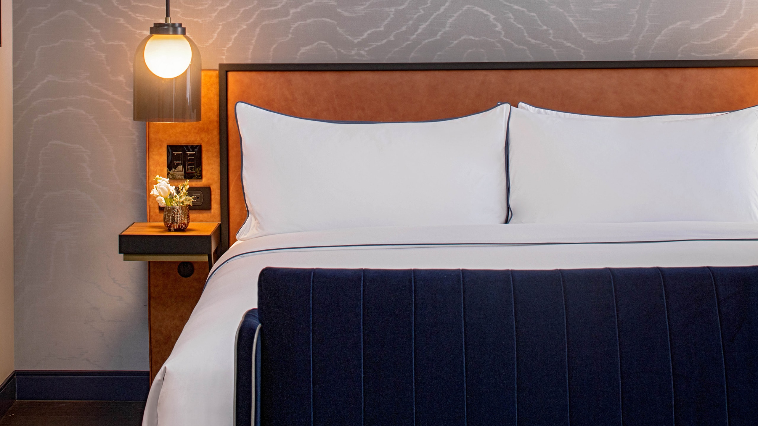 Holston House Nashville Deluxe King