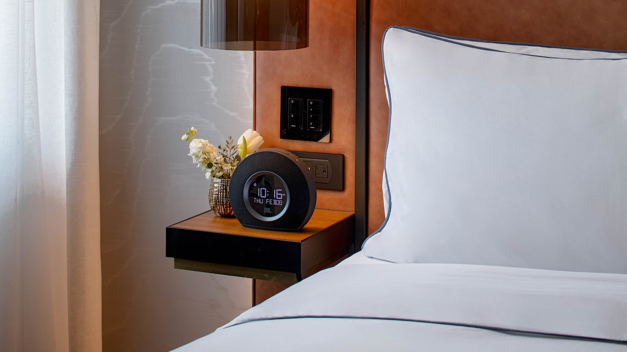 Holston House Nashville King Bed