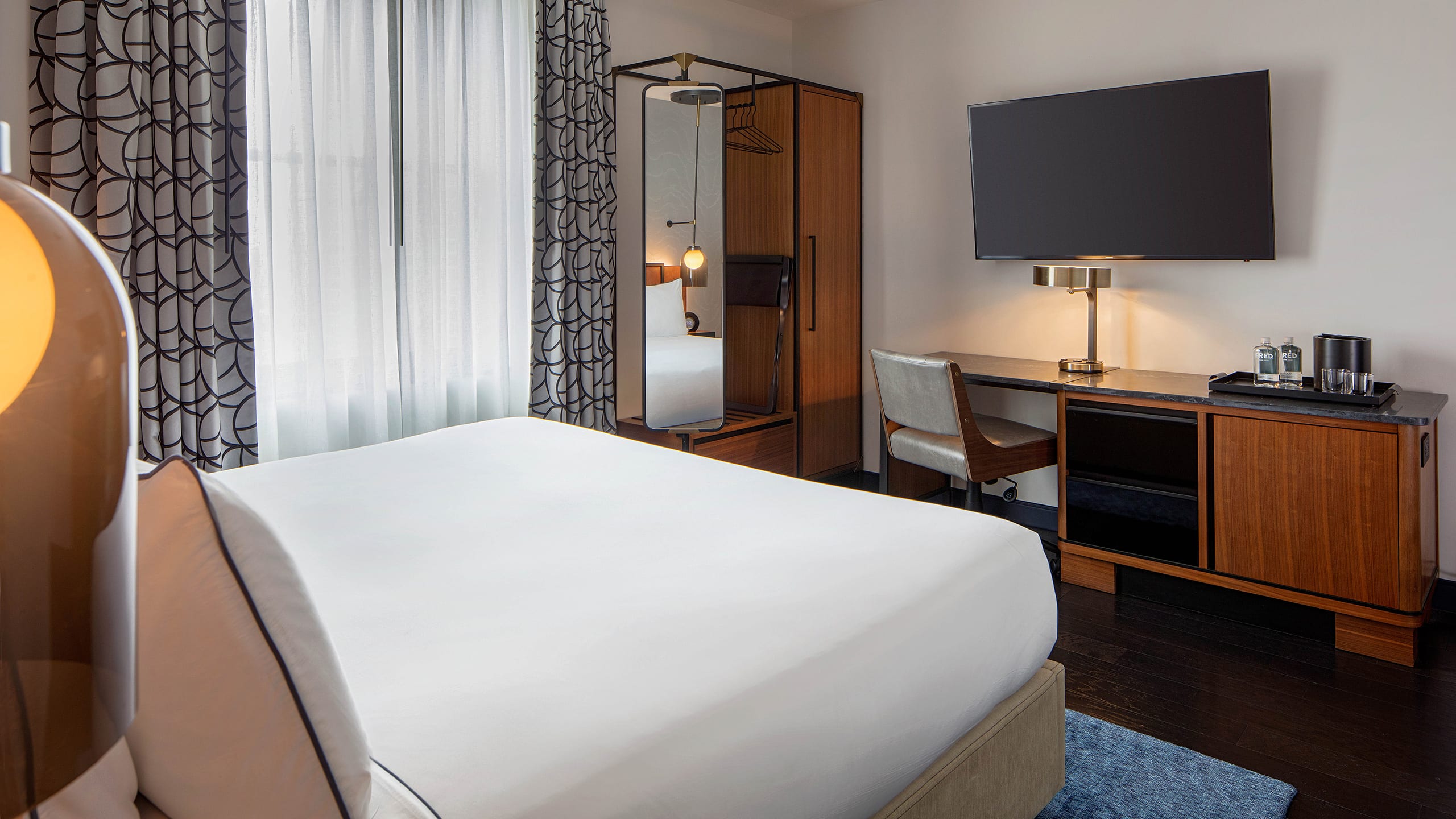 Holston House Nashville Standard King