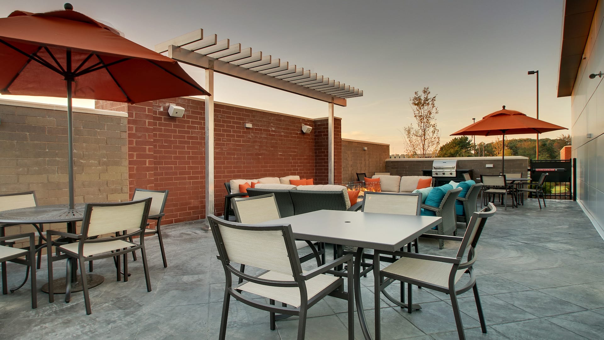 Hyatt House Chicago / Oak Brook Patio