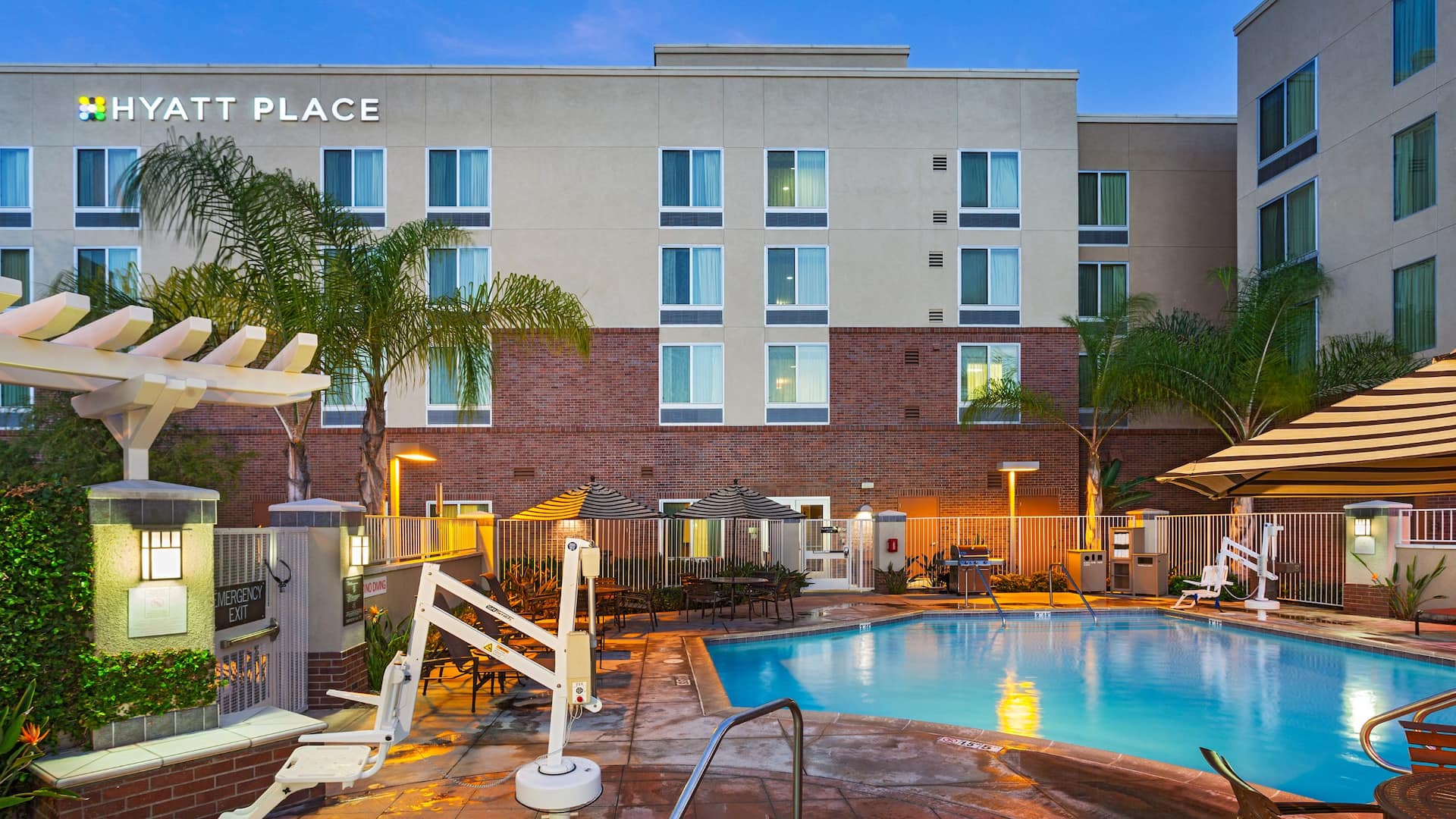 Hyatt Place San Diego/Vista-Carlsbad Pool and Spa at Night