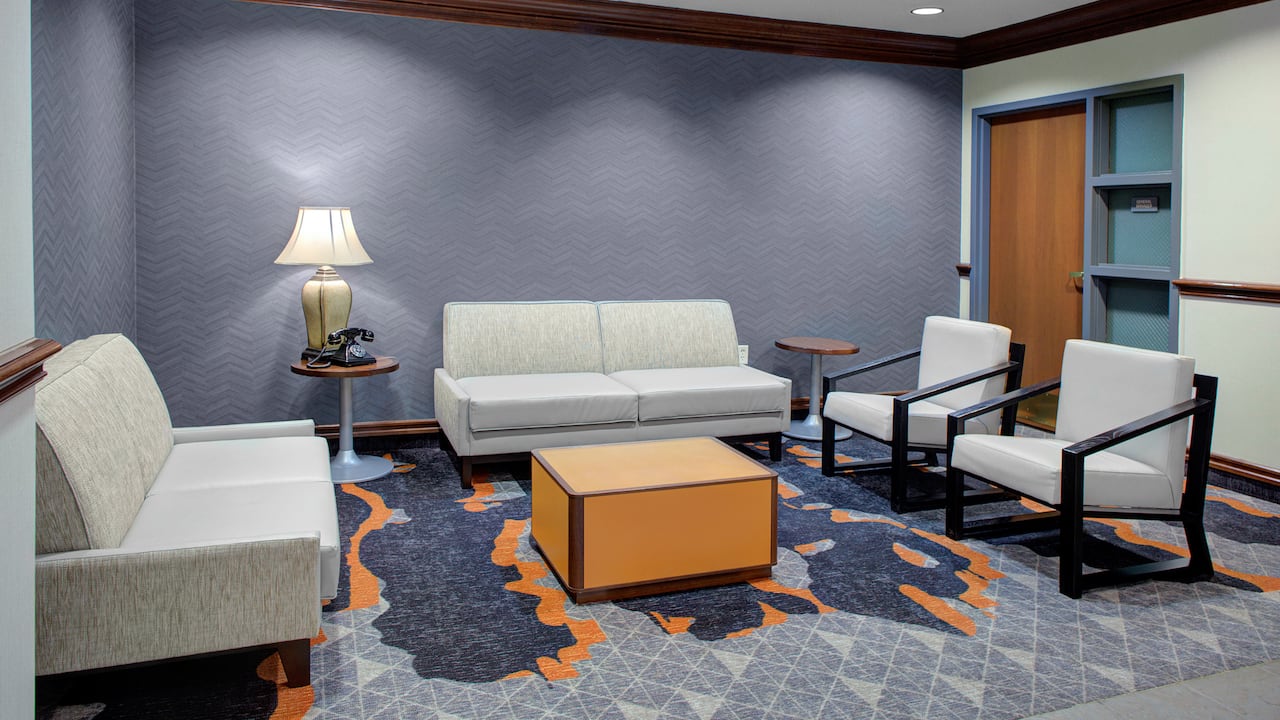 Parsippany hotel Lobby area with seating at Hyatt House Parsippany East