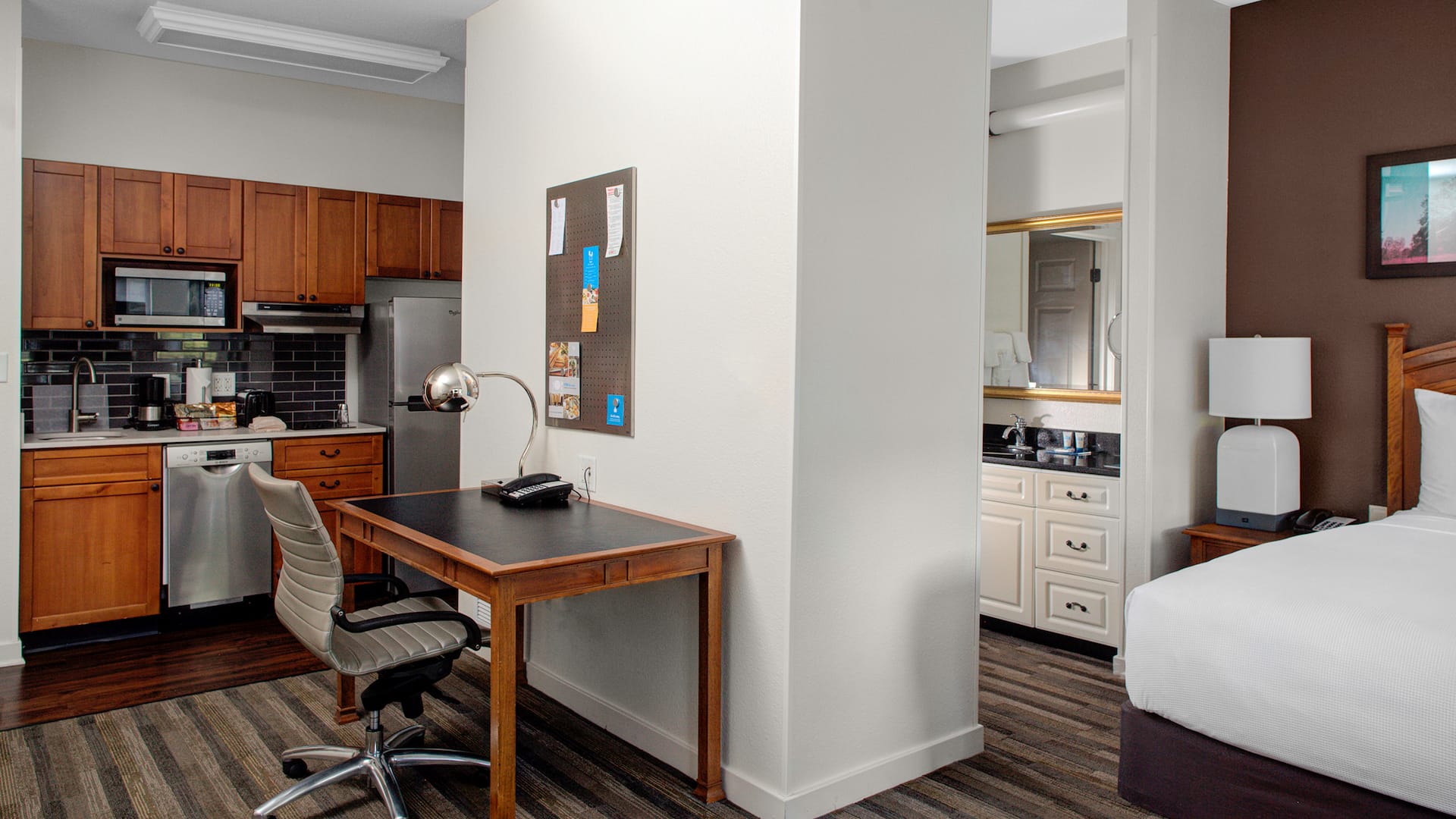 Parsippany hotel queen studio with desk and kitchen at Hyatt House Parsippany East