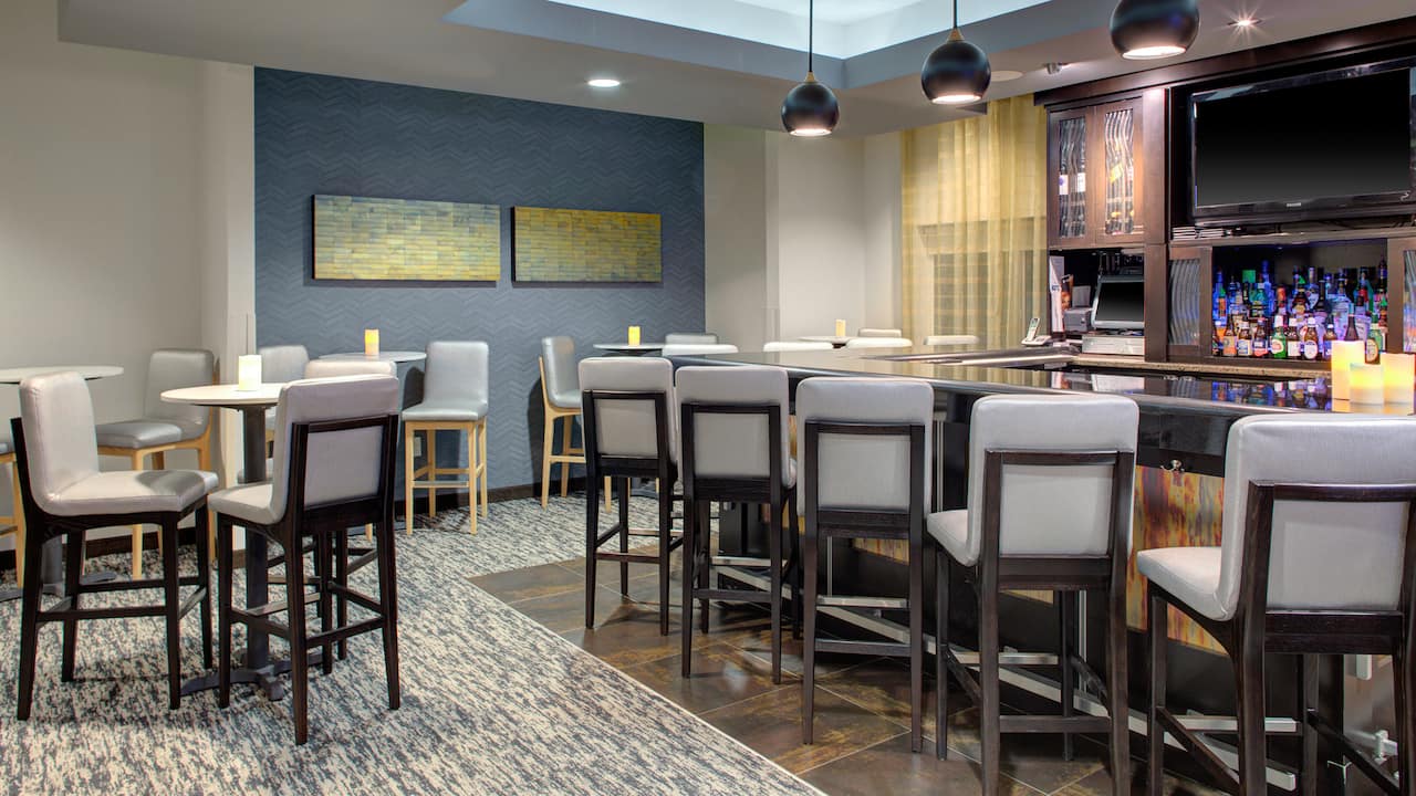 Hotels Near RDU Airport with Bar Top Lounge Seating at Hyatt House Raleigh Durham Airport