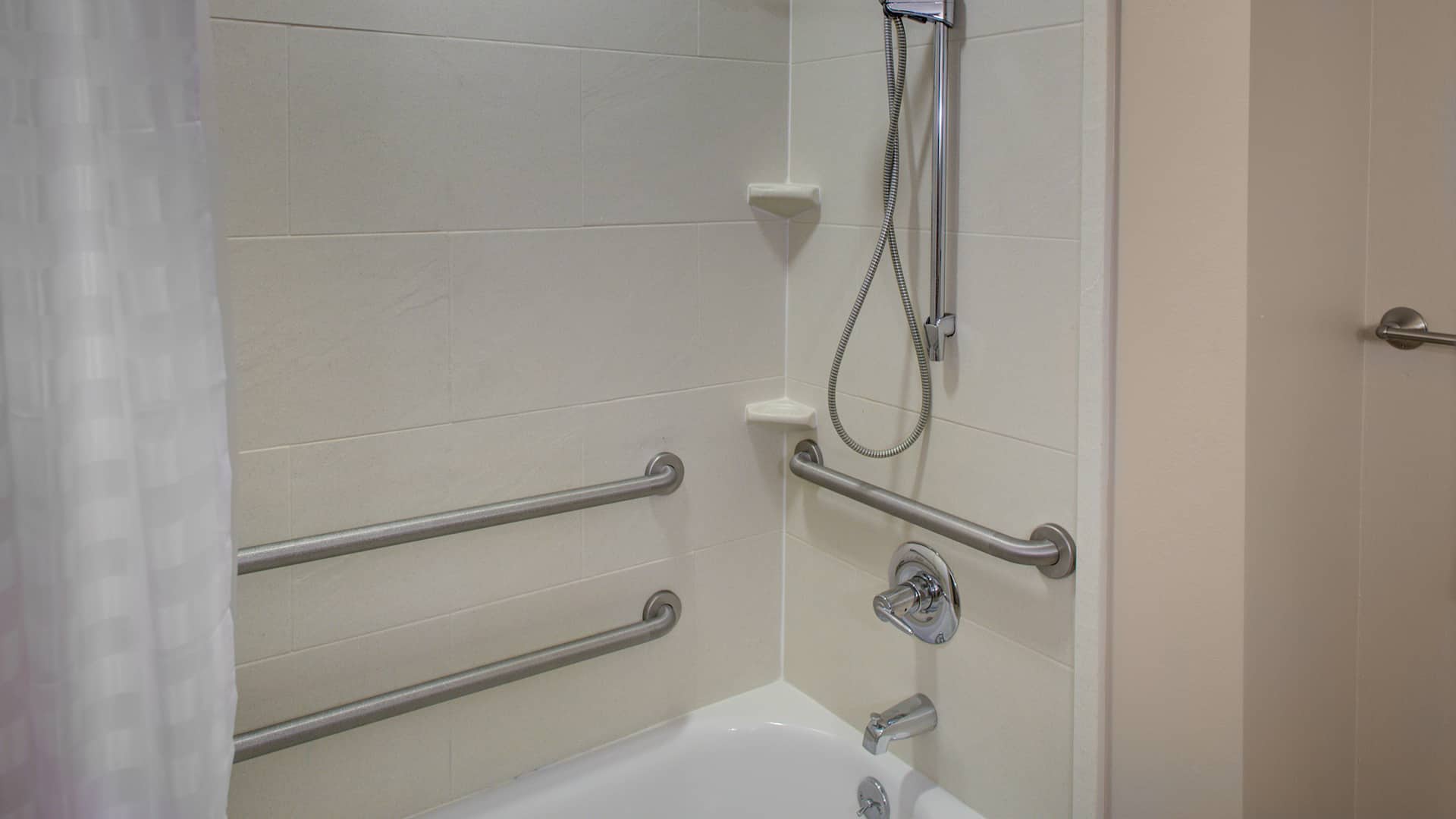 Hyatt House Shelton Accessible Bathroom