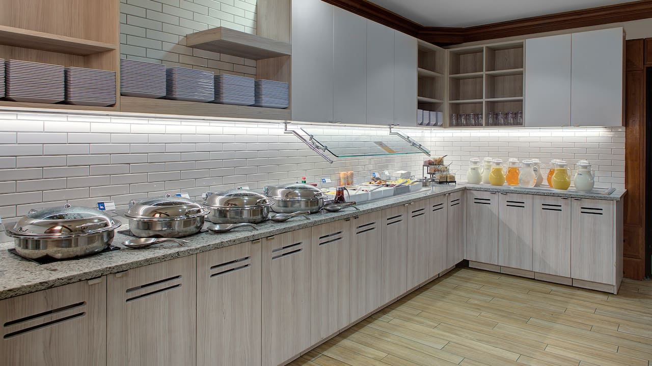 Hot Breakfast Buffet at our LEGOLAND hotel near Philadelphia, the Hyatt House Philadelphia / Plymouth Meeting