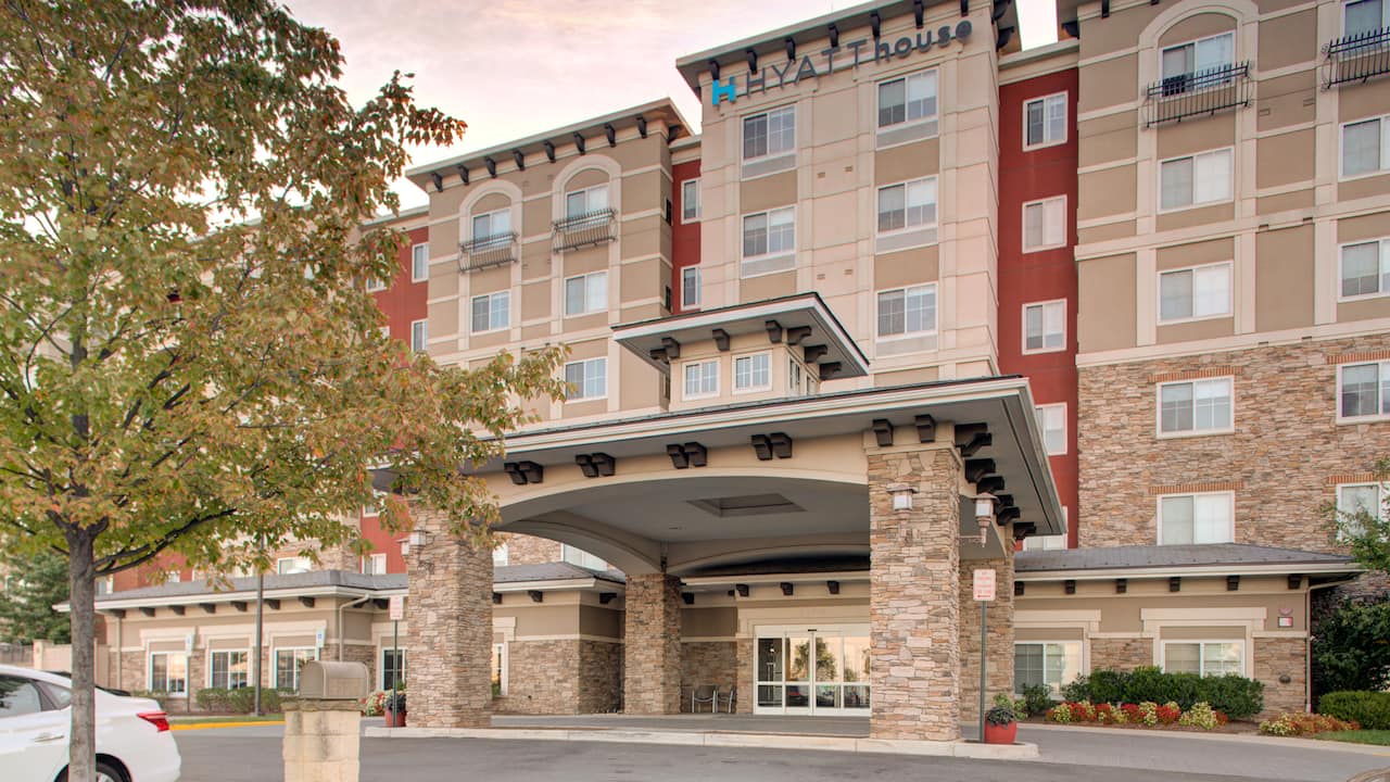 Exterior view of hotel in Sterling, the Hyatt House Sterling / Dulles Airport – North