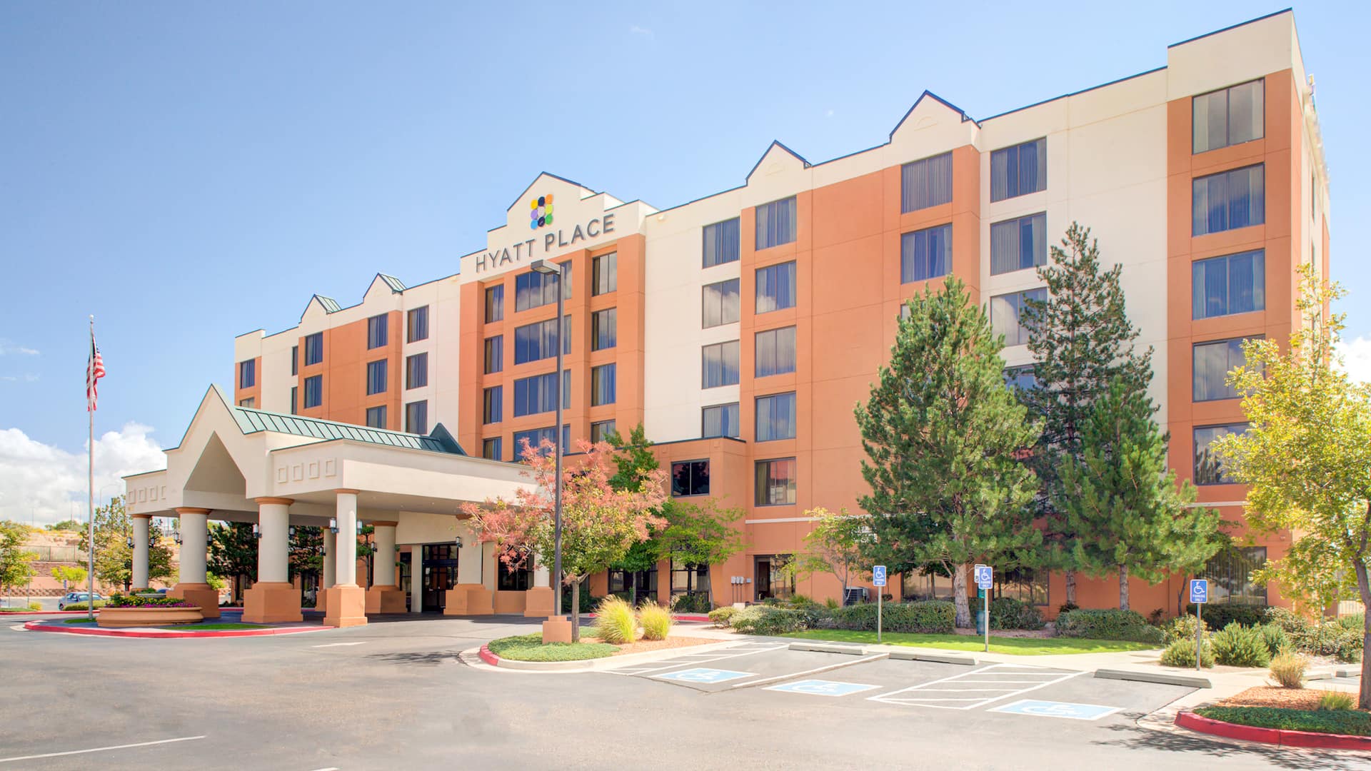 Exterior at Hyatt Place Albuquerque Airport