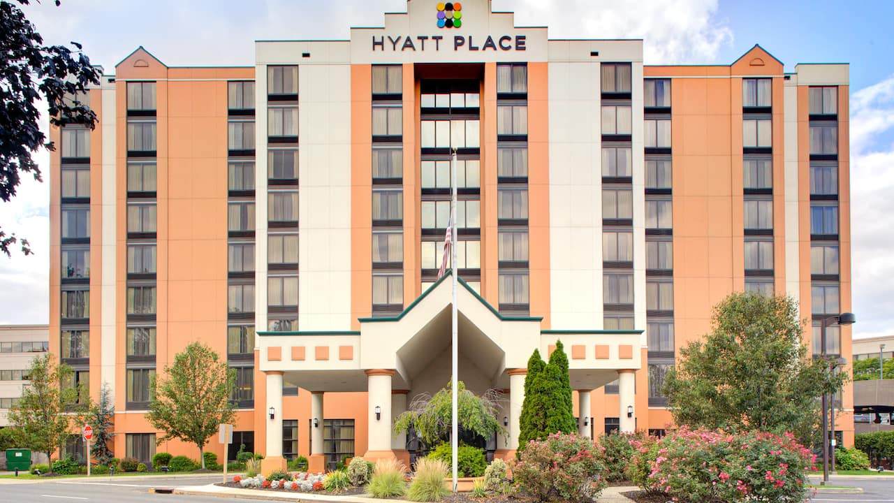 Exterior image of the Hyatt Place Secaucus / Medowlands Hyatt hotel