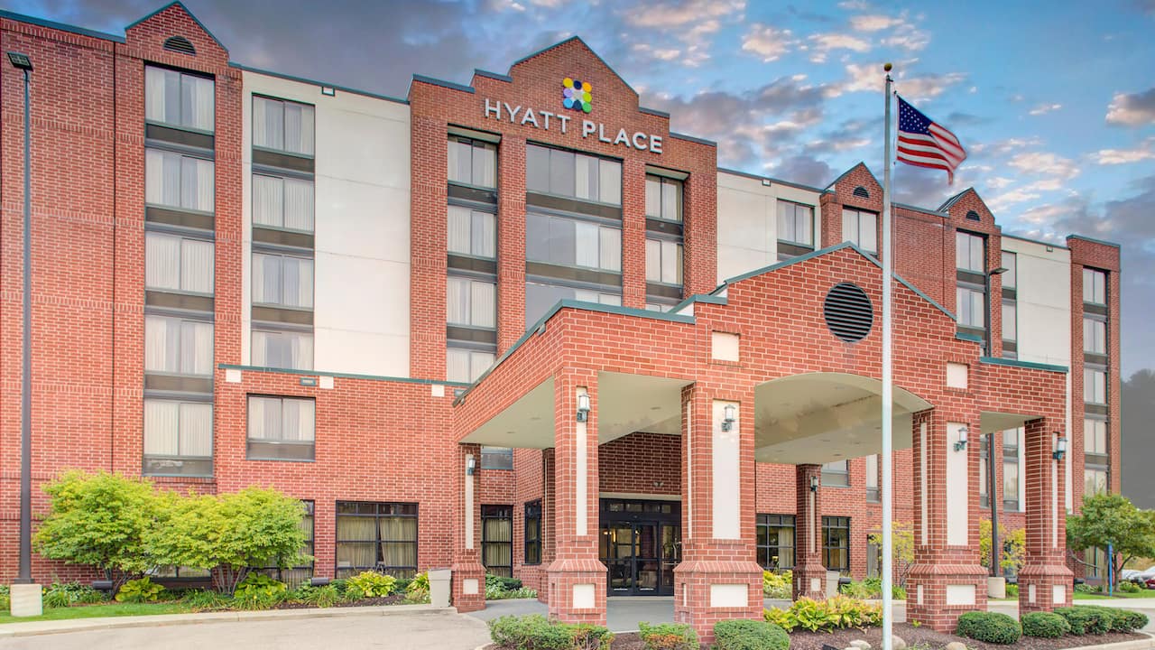 Livonia hotel exterior image of the Hyatt Place Detroit Livonia