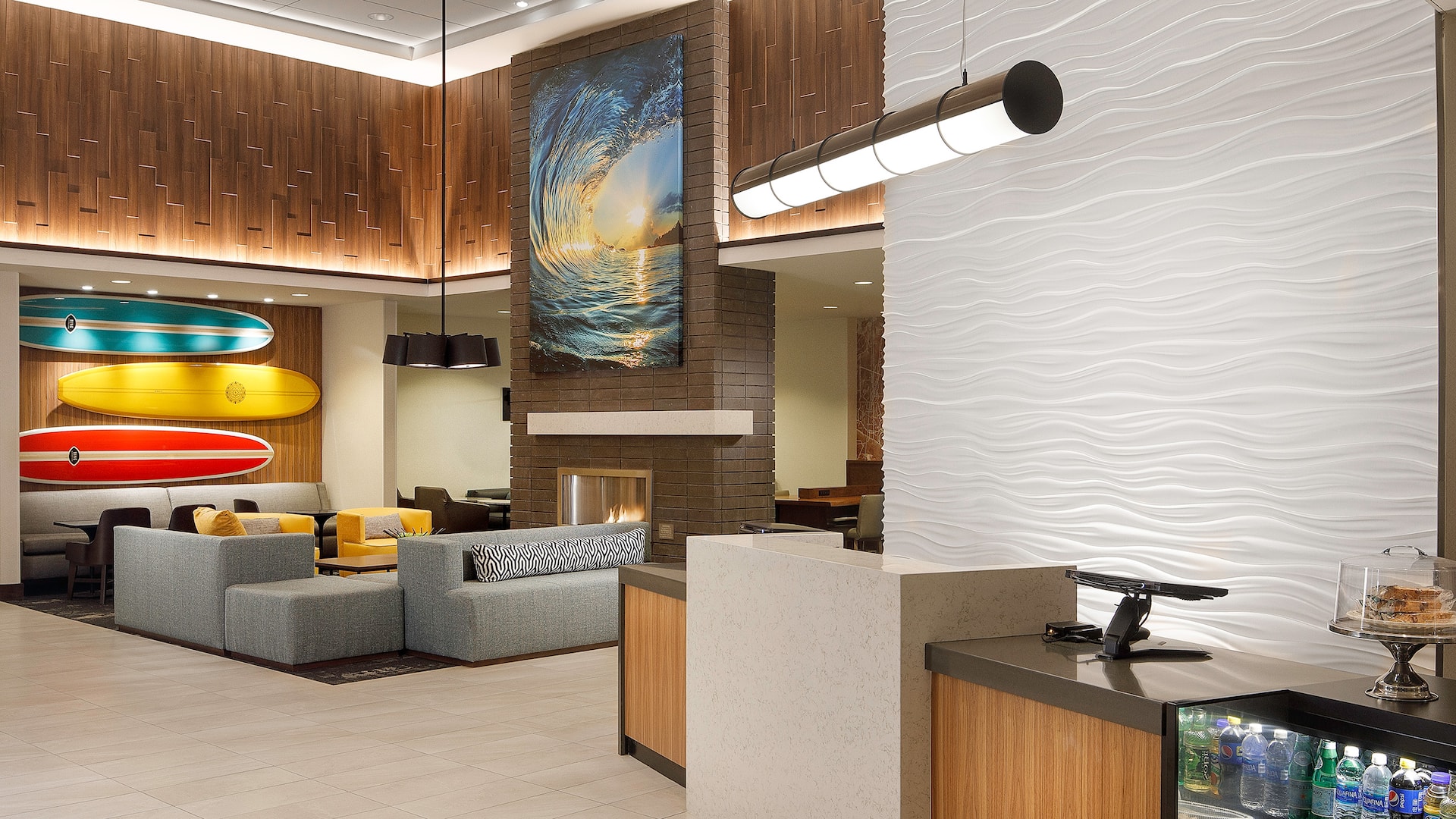 Hyatt Place Santa Cruz Gallery Front Desk
