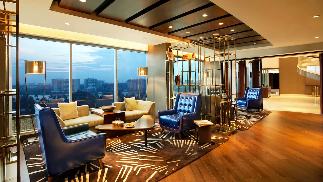 Grand Club Lounge