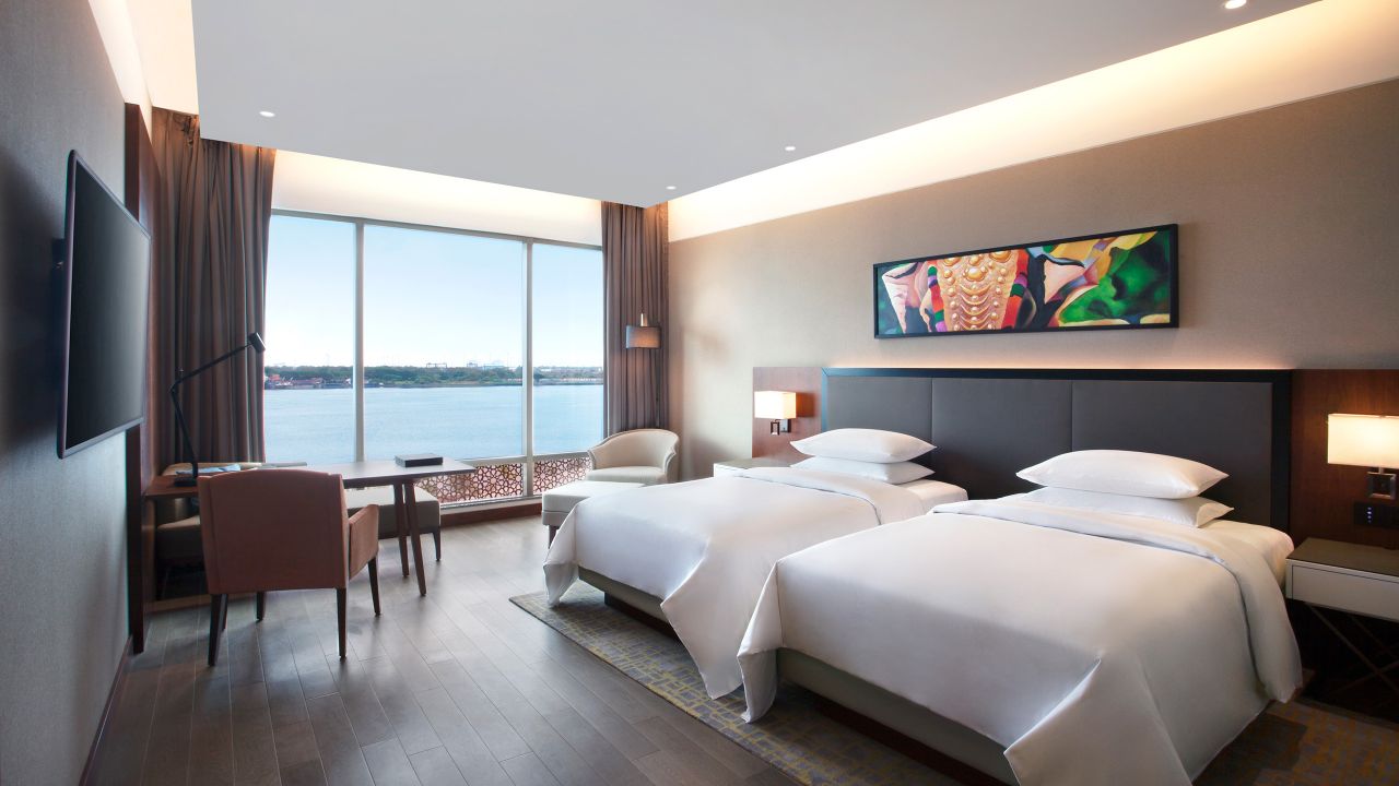 Luxurious Waterfront Rooms in Kochi (Cochin) Grand Hyatt Kochi Bolgatty