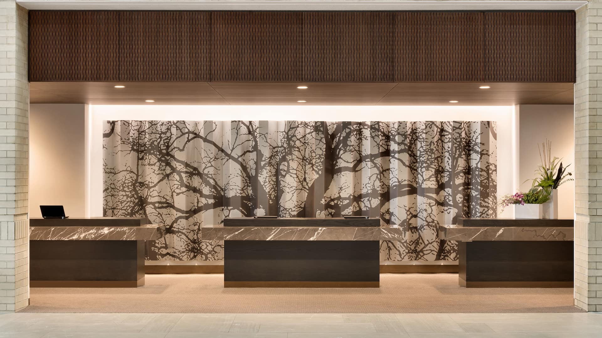 Hyatt Regency Schaumburg, Chicago Front Desk
