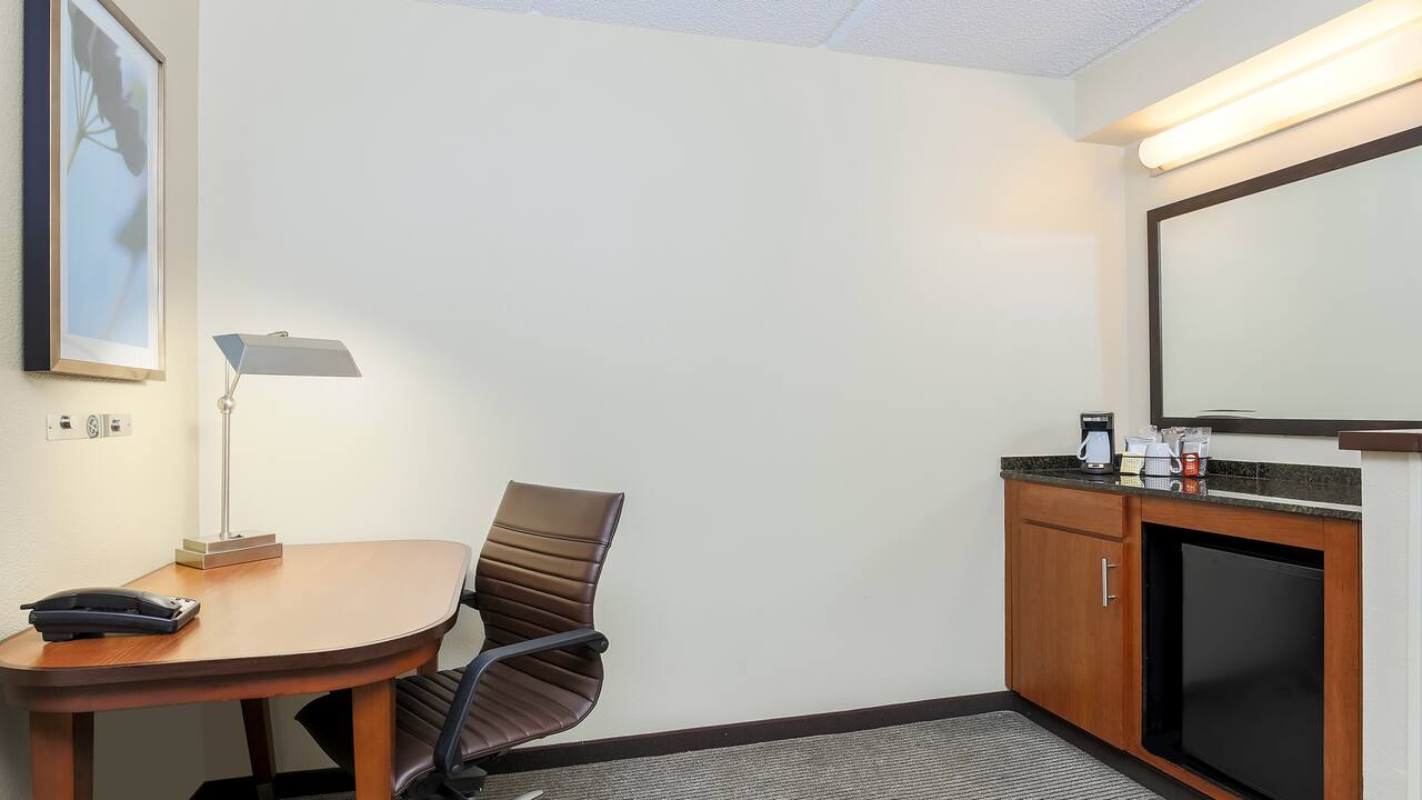 Double Room Desk